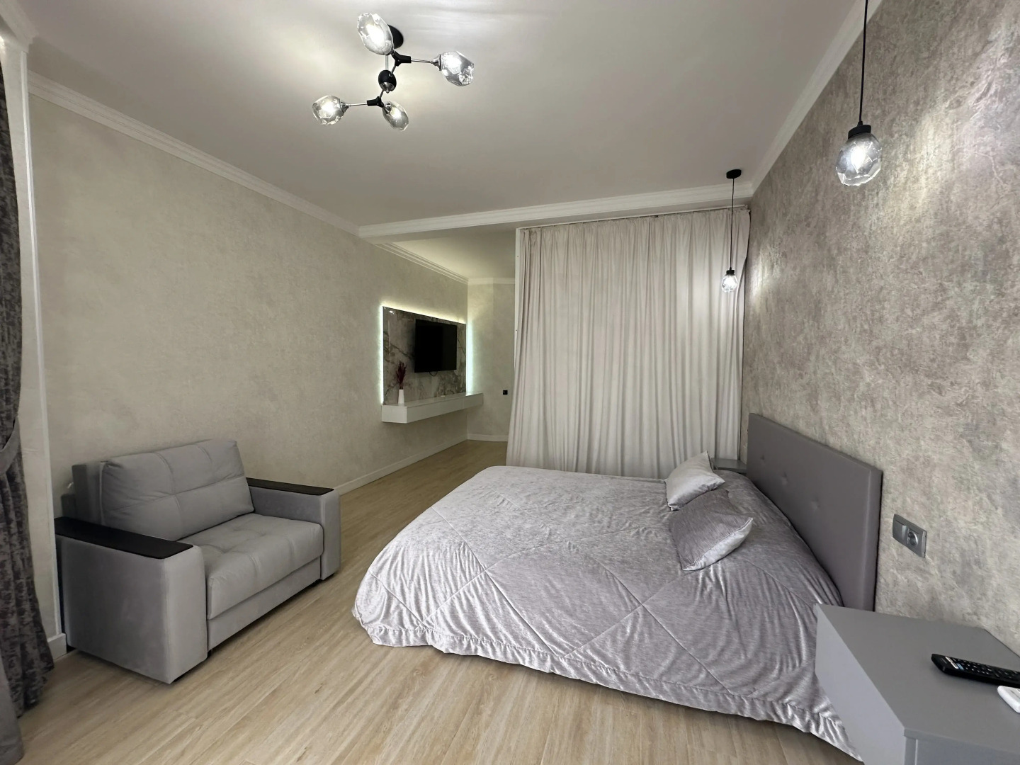 Апартаменты Улучшенные На Пушкина 54\1 с панорамным видом на город и парковочным местом