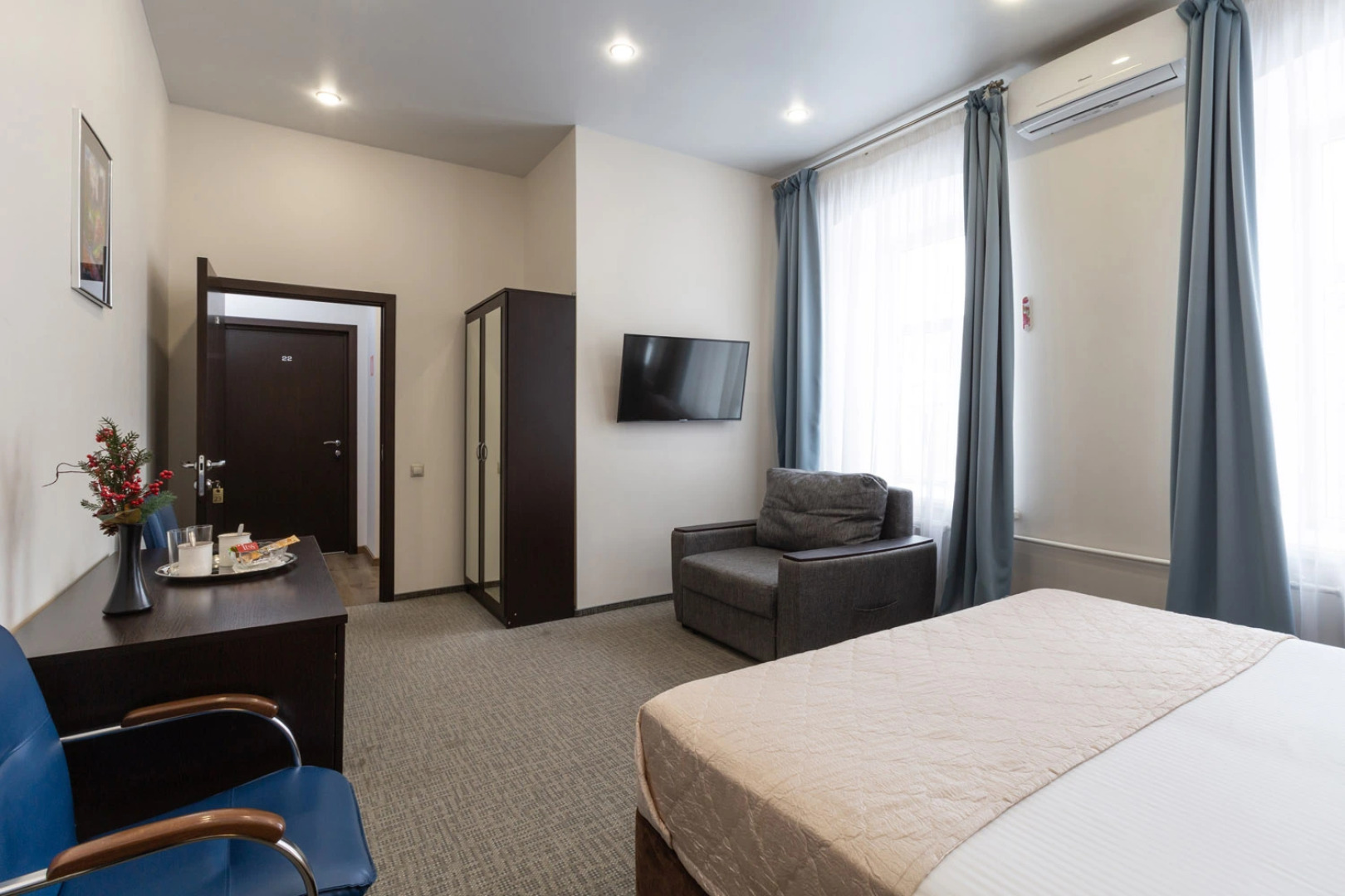 Отель Артхофф