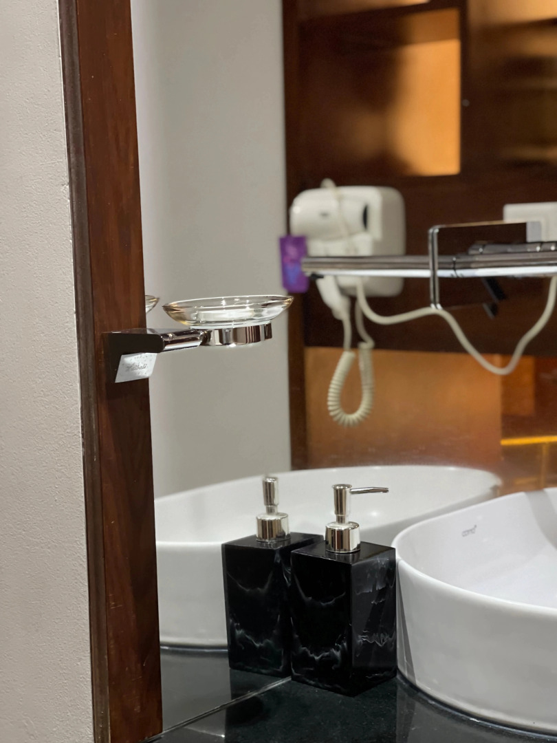 Отель Empyrean Dhaka City Centre