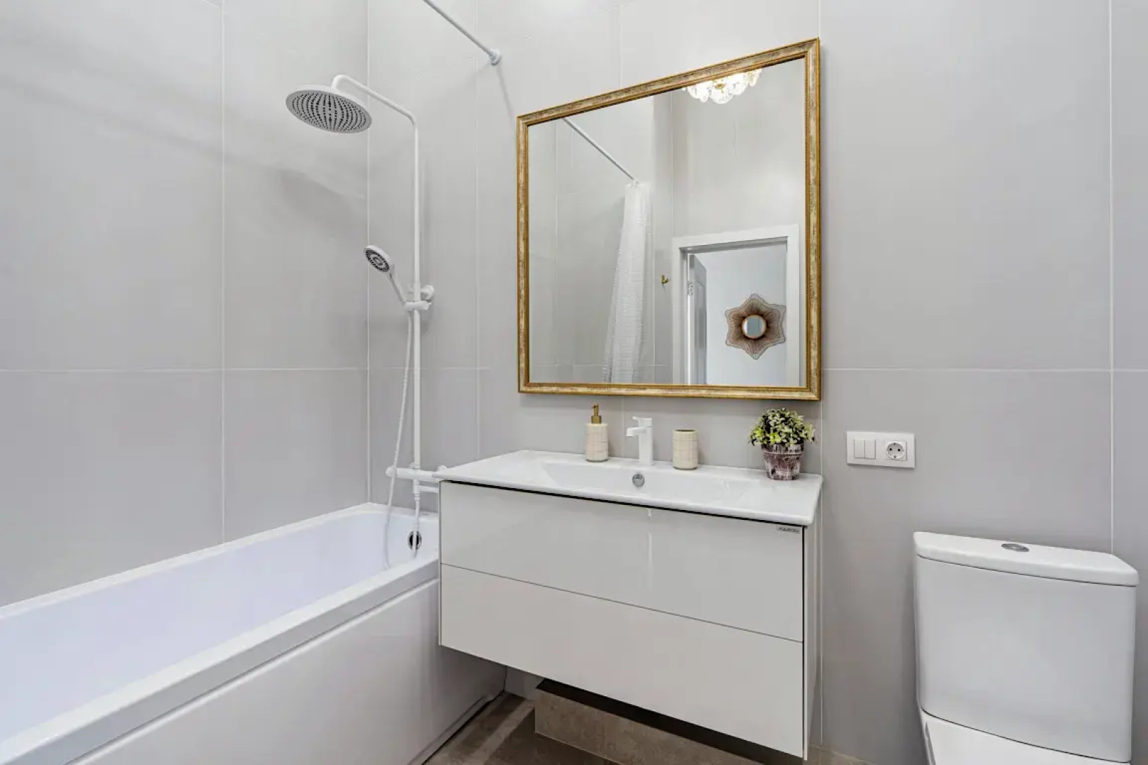 Квартира Хризантема