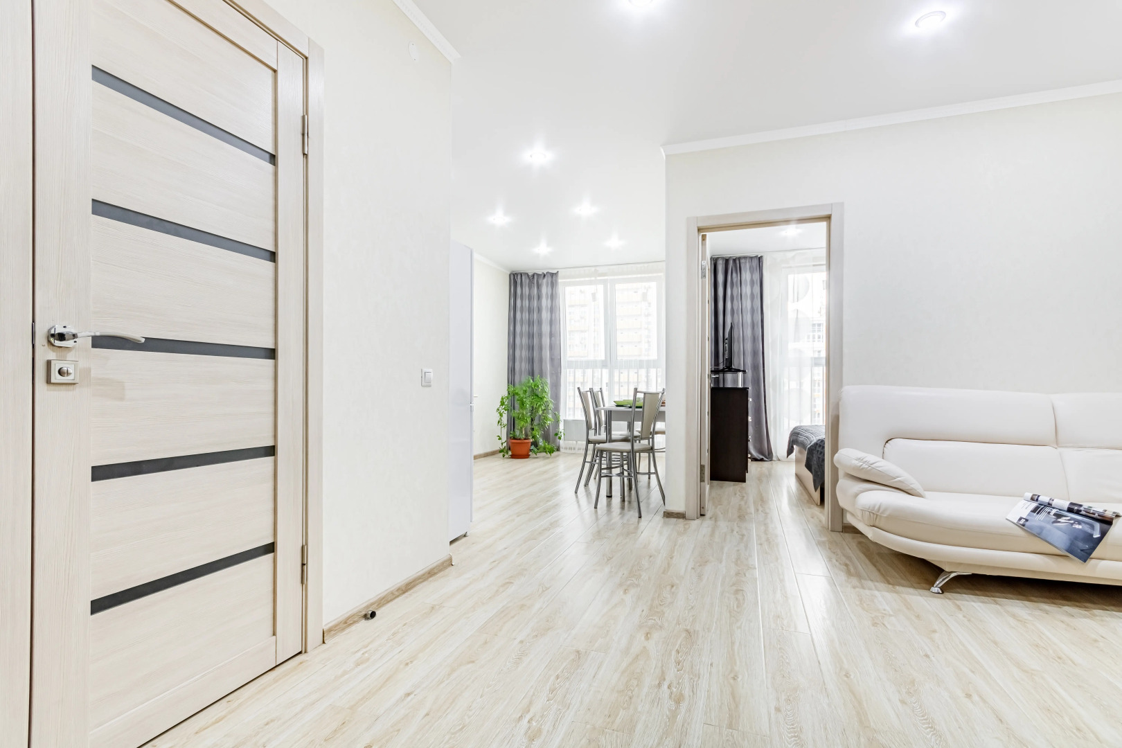 Апартаменты формата евро2 в центре 2 ЖК телевизора удобная кровать заселение круглосуточно by Depart Apart