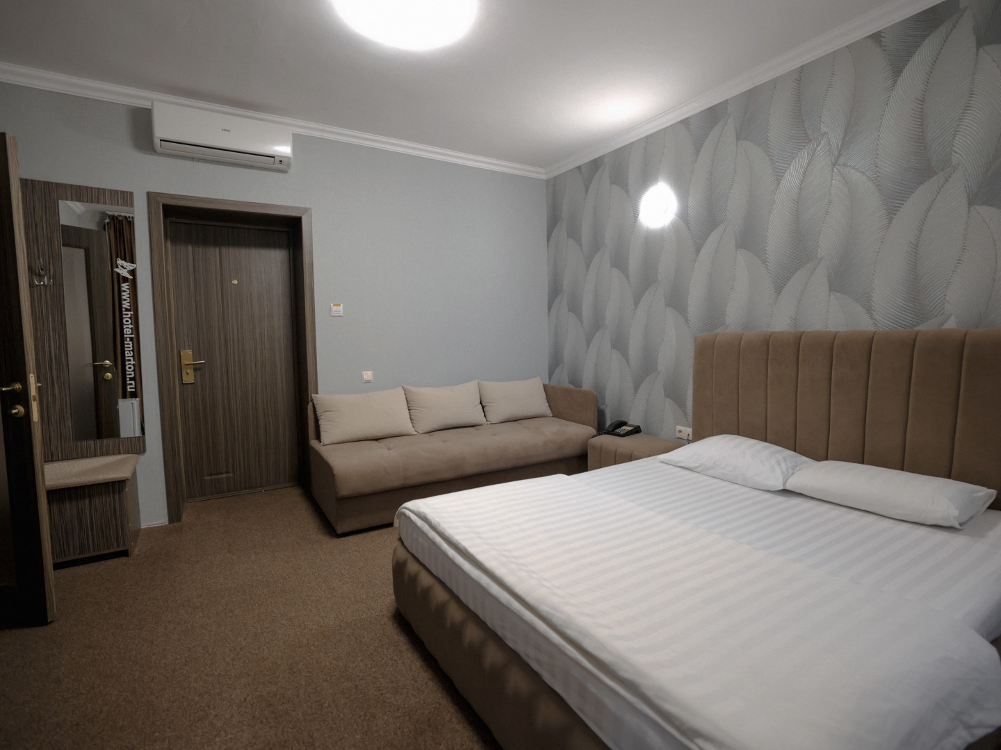 Отель Мартон Ока