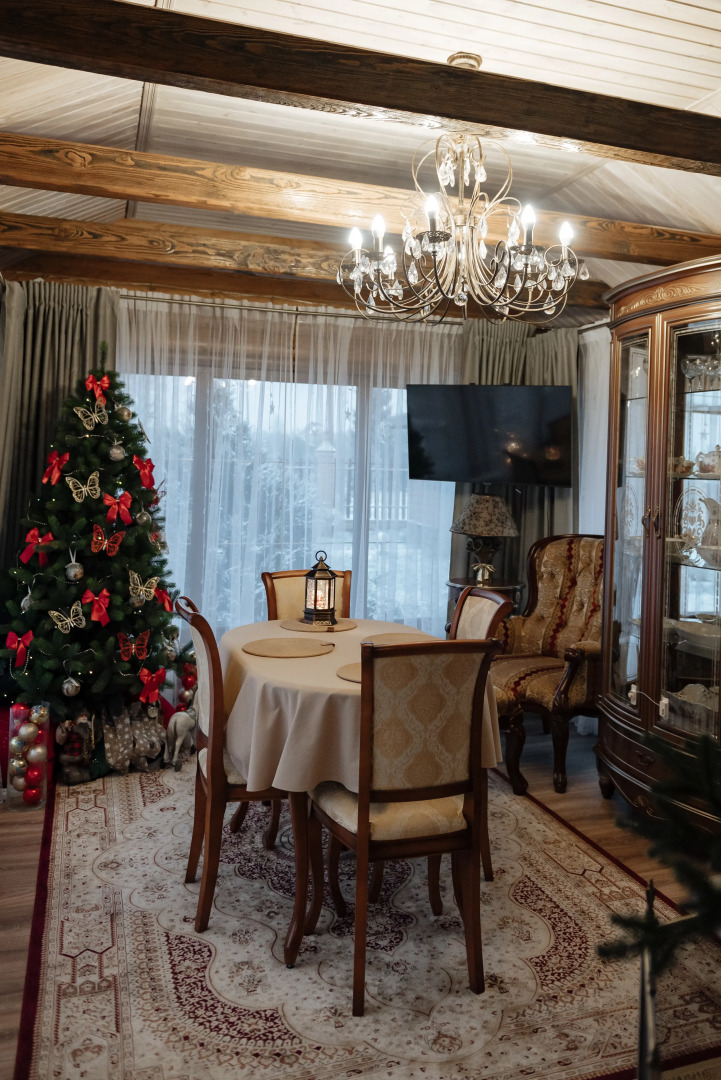 Частный дом на берегу реки