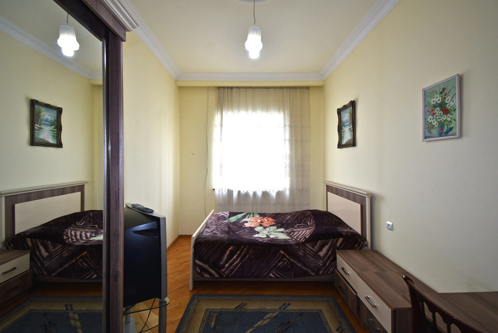 6 комнатный особняк с видом на сад