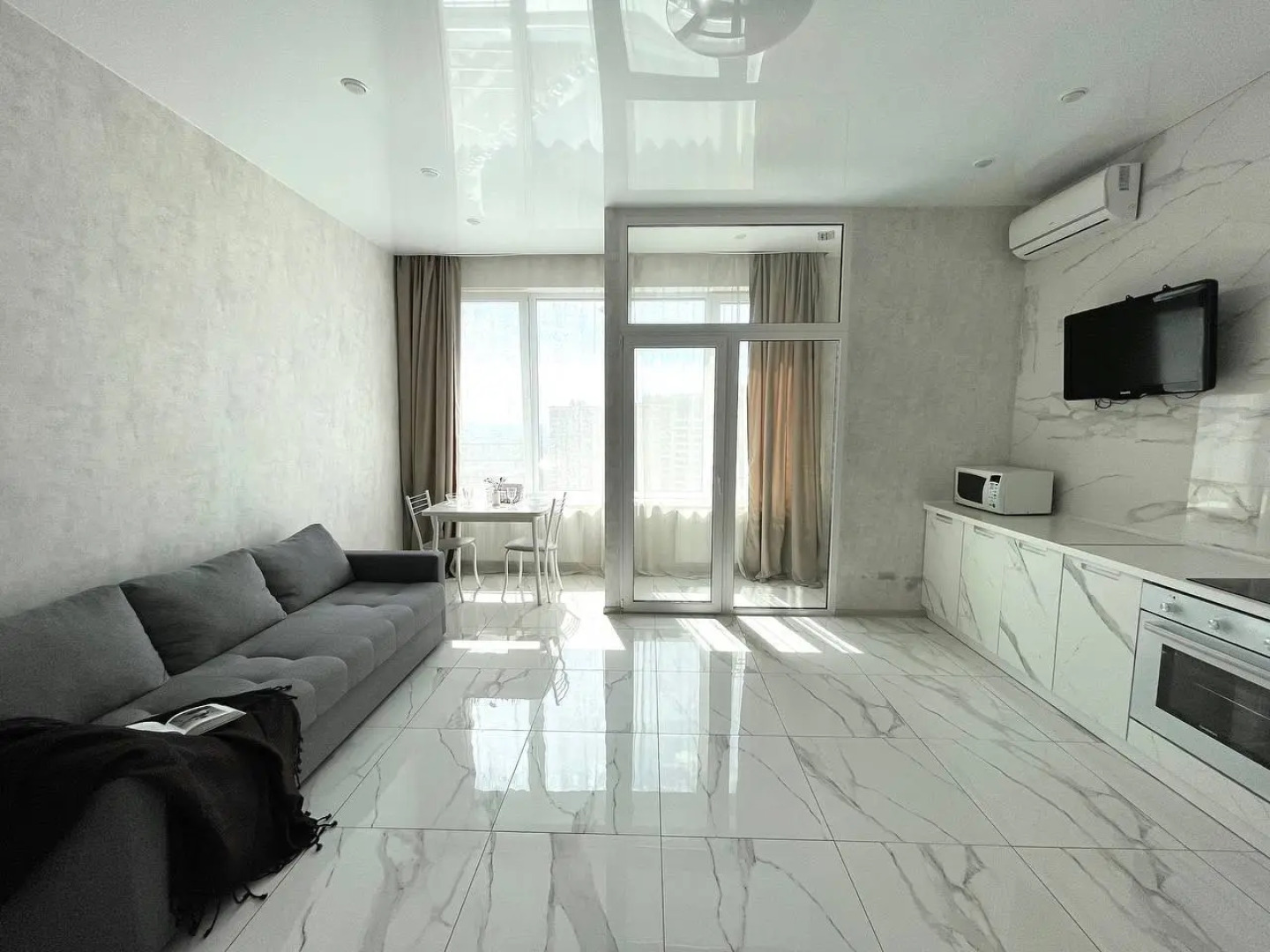 Квартира Мраморная с видом на город в ЖК Панорама