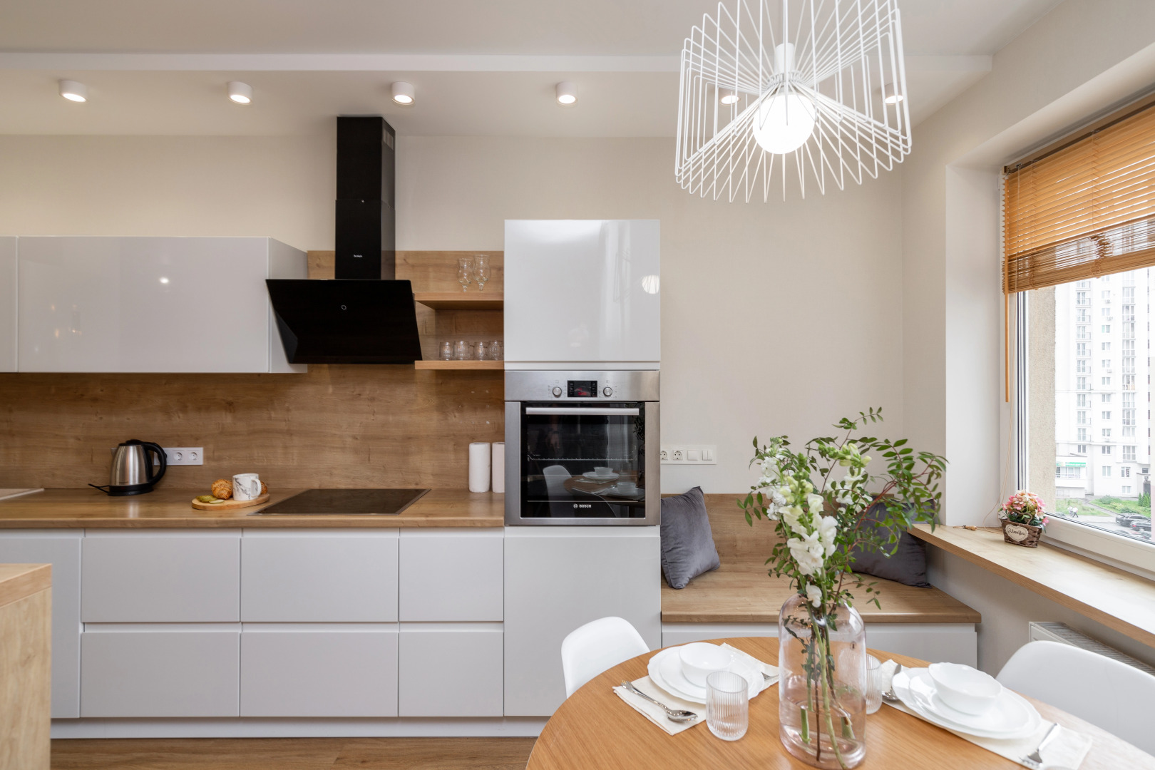 Апартаменты двухкомнатные рядом с метро и ТЦ Dana Mall