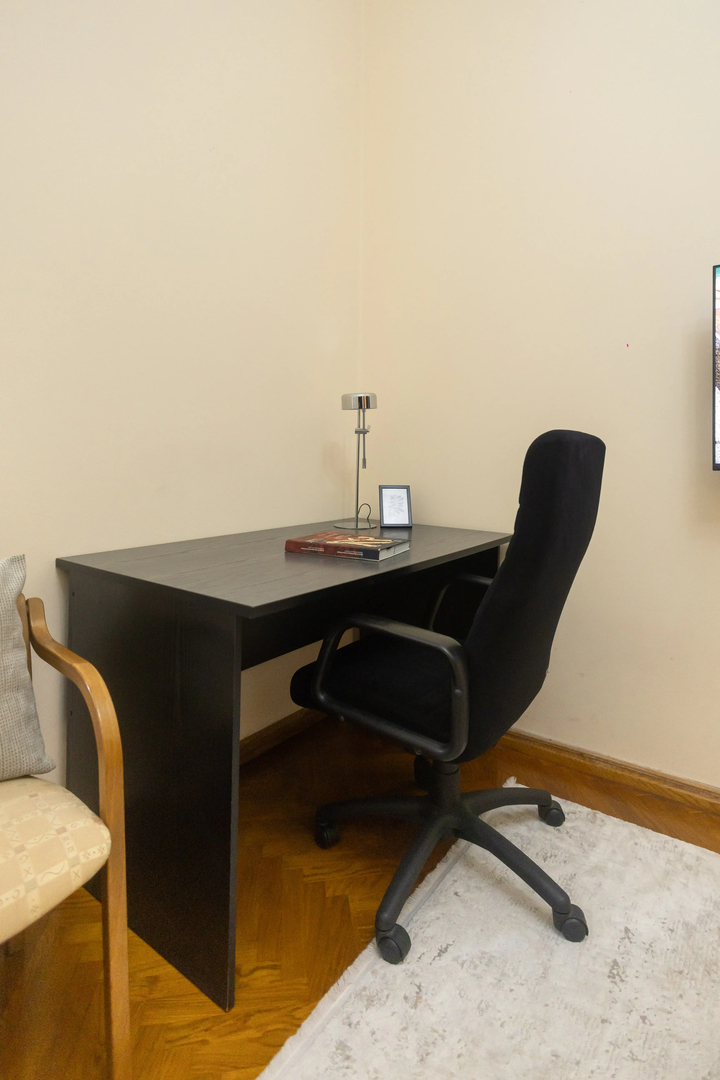 Апартаменты двухкомнатные с гостинной комнатой на Торговой улице ( K5)