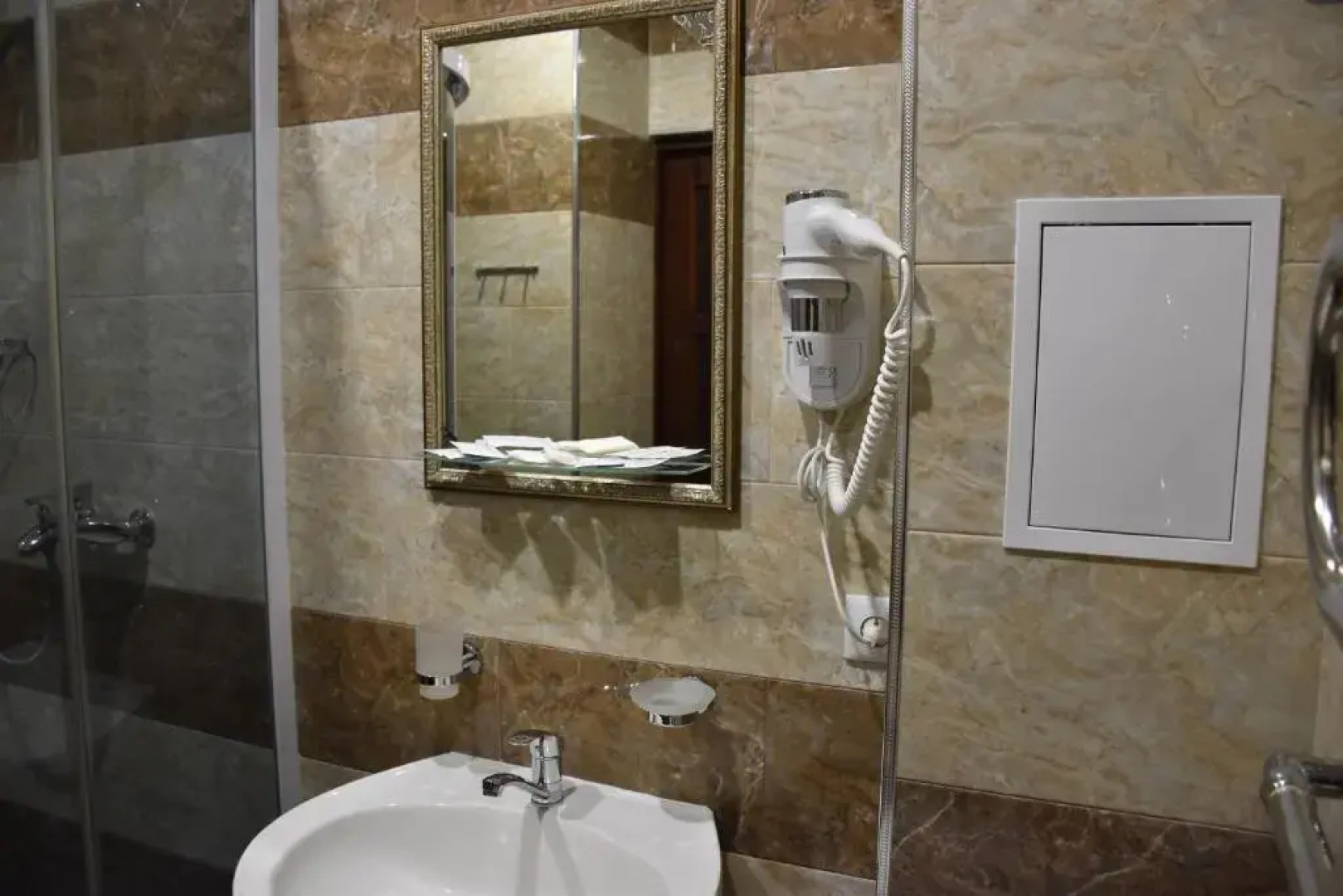 Отель Снежный Барс