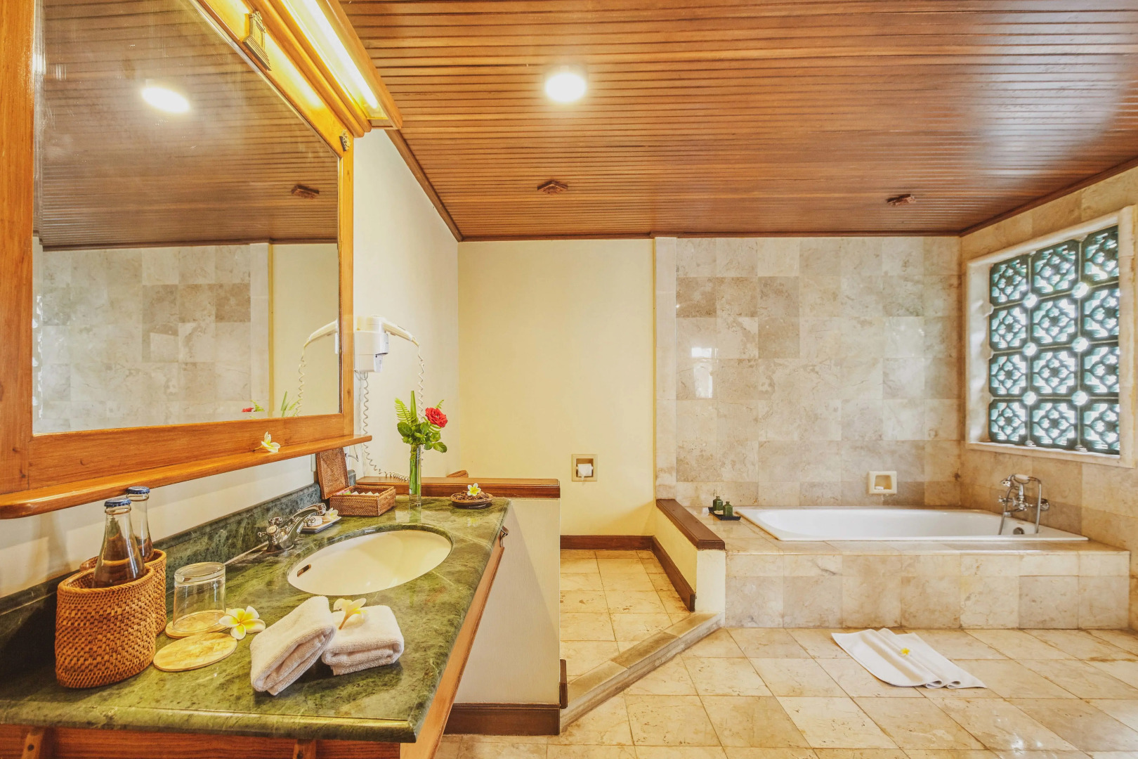 Hotel Puri Bagus Lovina