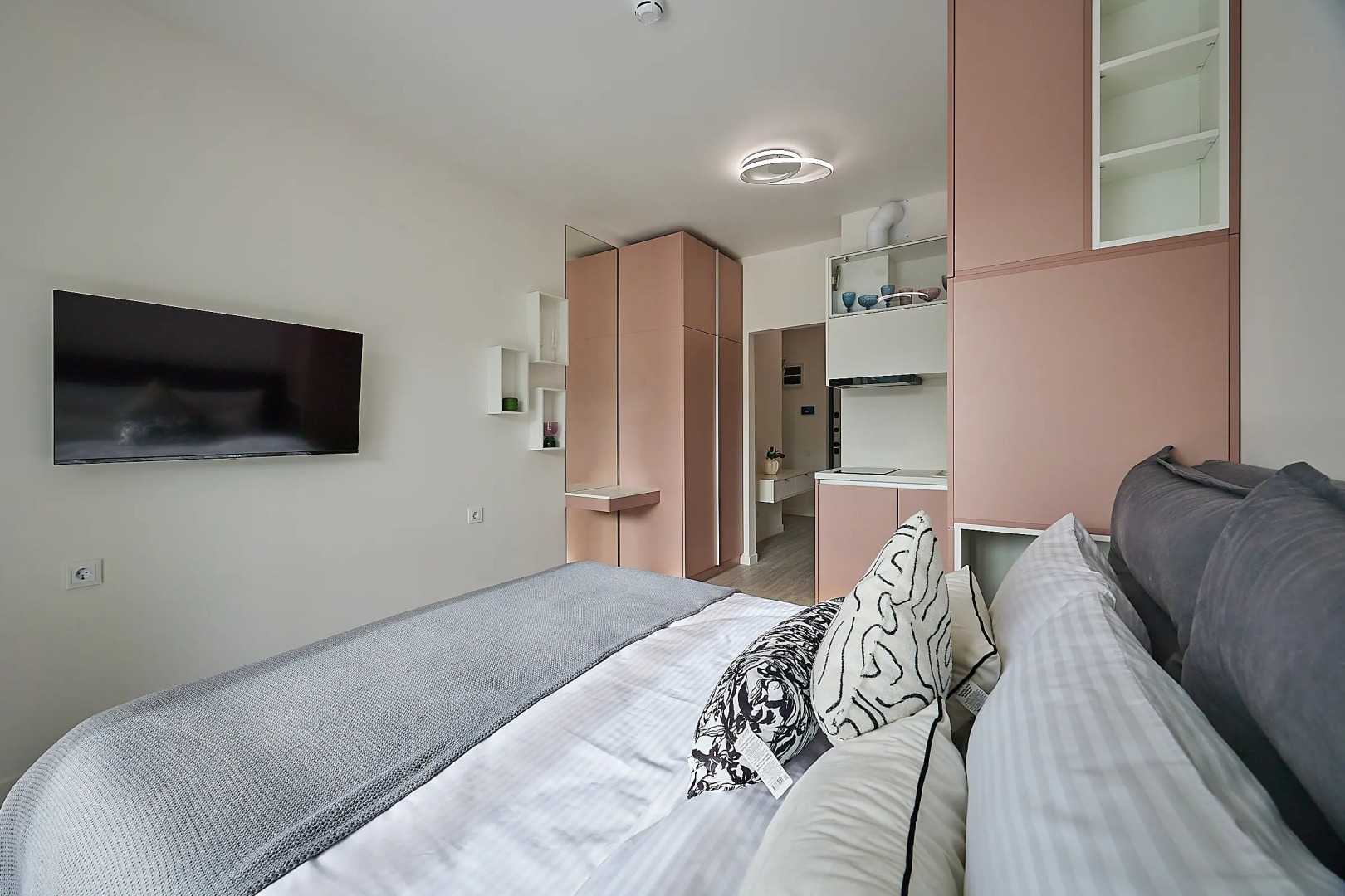 Апартаменты в доме с бассейном у Финского залива