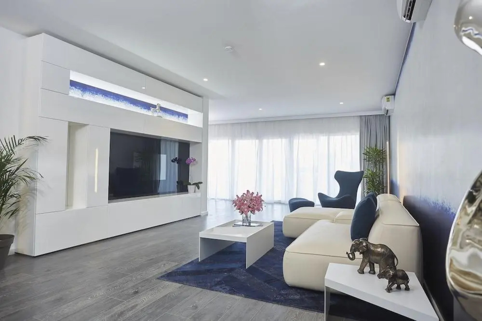 Отель Kwarleyz Residence