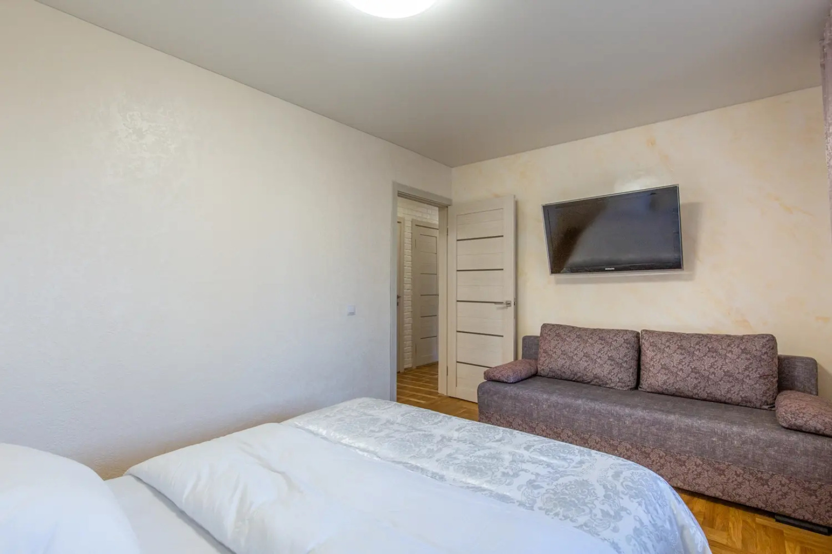 Апартаменты Трехкомнатные "Ладгорна" на Победителей