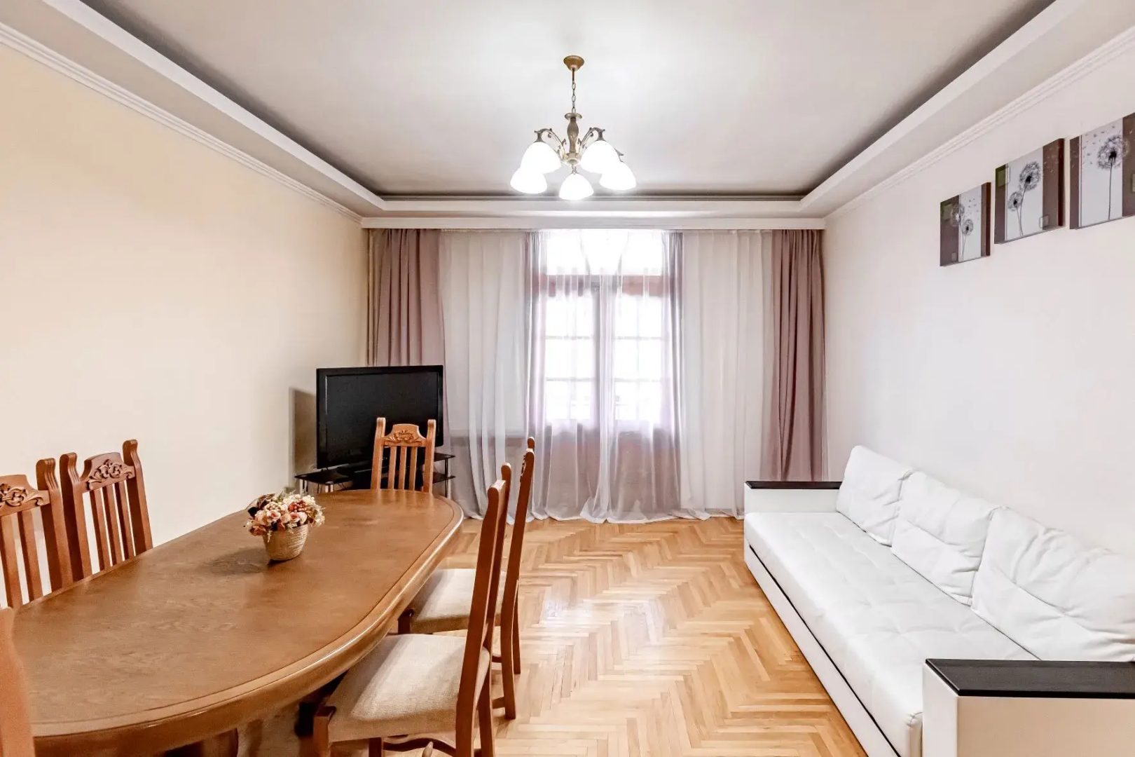 Апартаменты на Куйбышева Ирины Савельевой в центре курортного бульвара