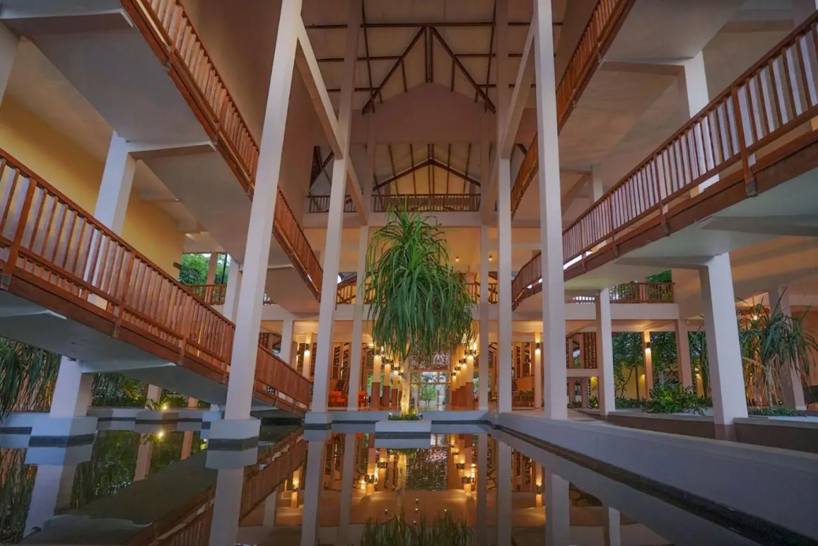 Отель Breeze Pasikudah Resort