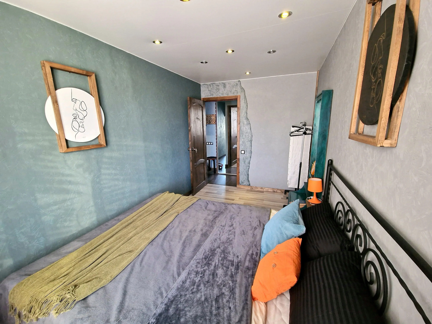 Квартира уютная двушка в двух минут от ЖД вокзала