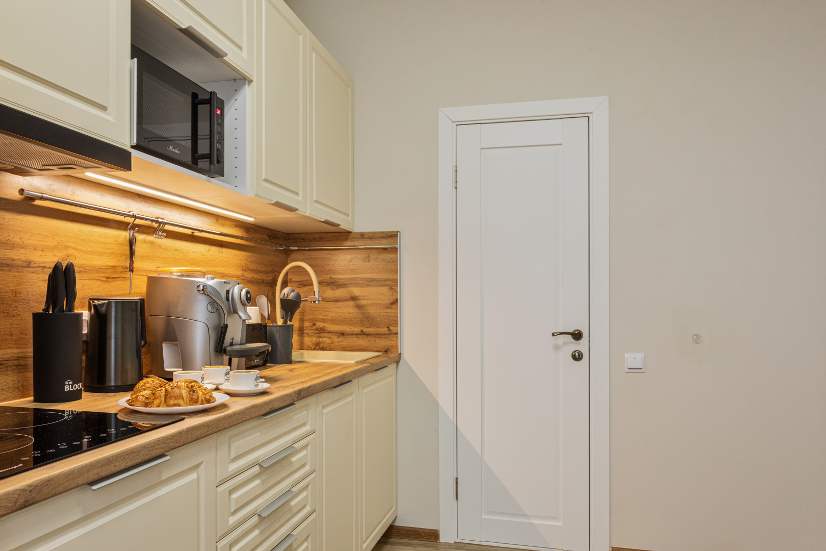 Апартаменты FullHouseApart дизайнерские трехместные апартаменты на вокзальной площади