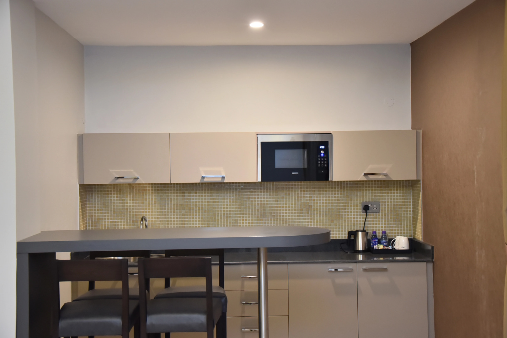 Отель The Athena