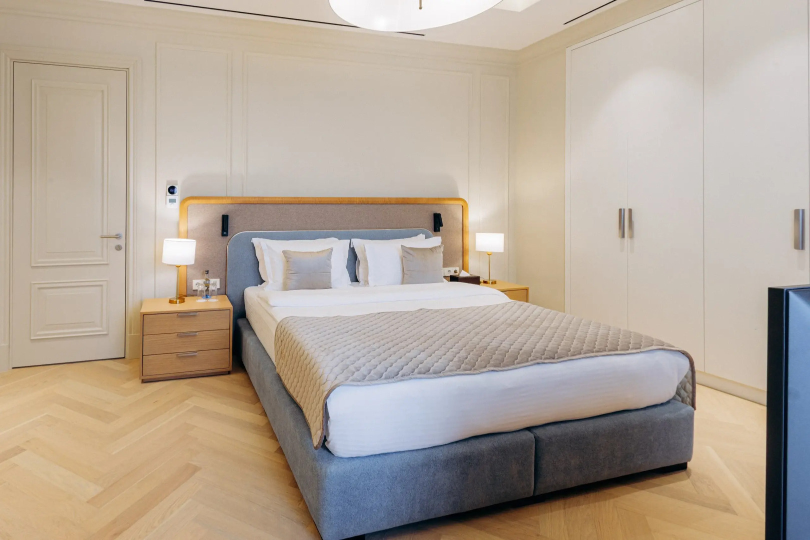 Апарт-отель Four Seasons