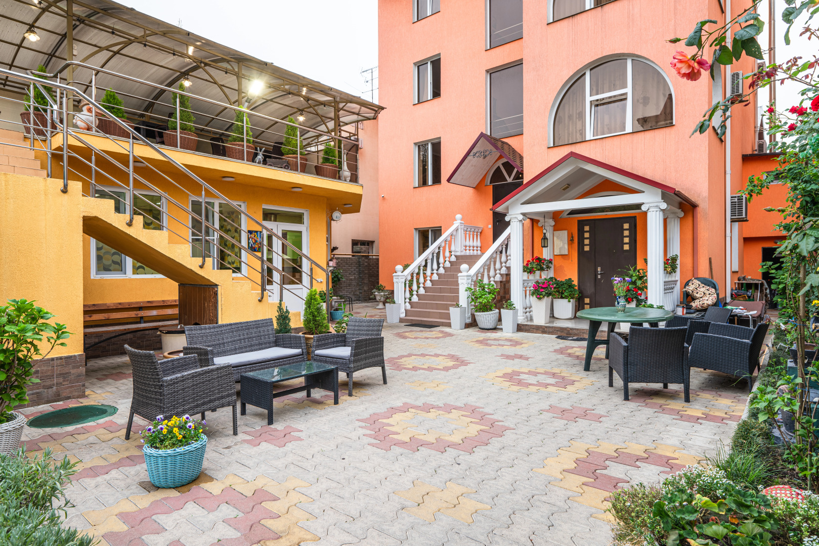 Меблированные комнаты Надежда rooms