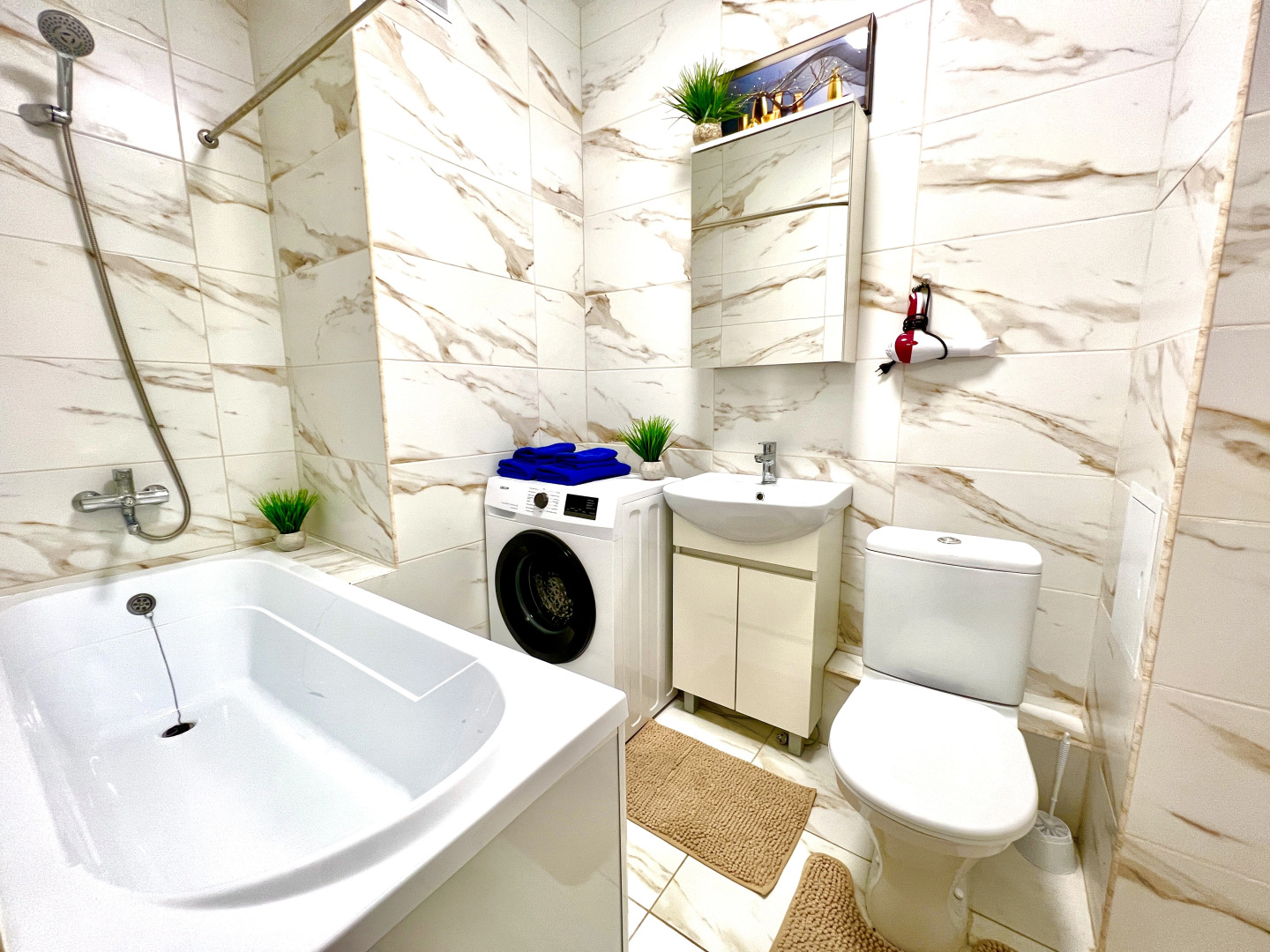 Апартаменты Уютные в ЖК Академический на 8 этаже (рядом с Парком Гагарина) пр-кт К.Маркса, 242