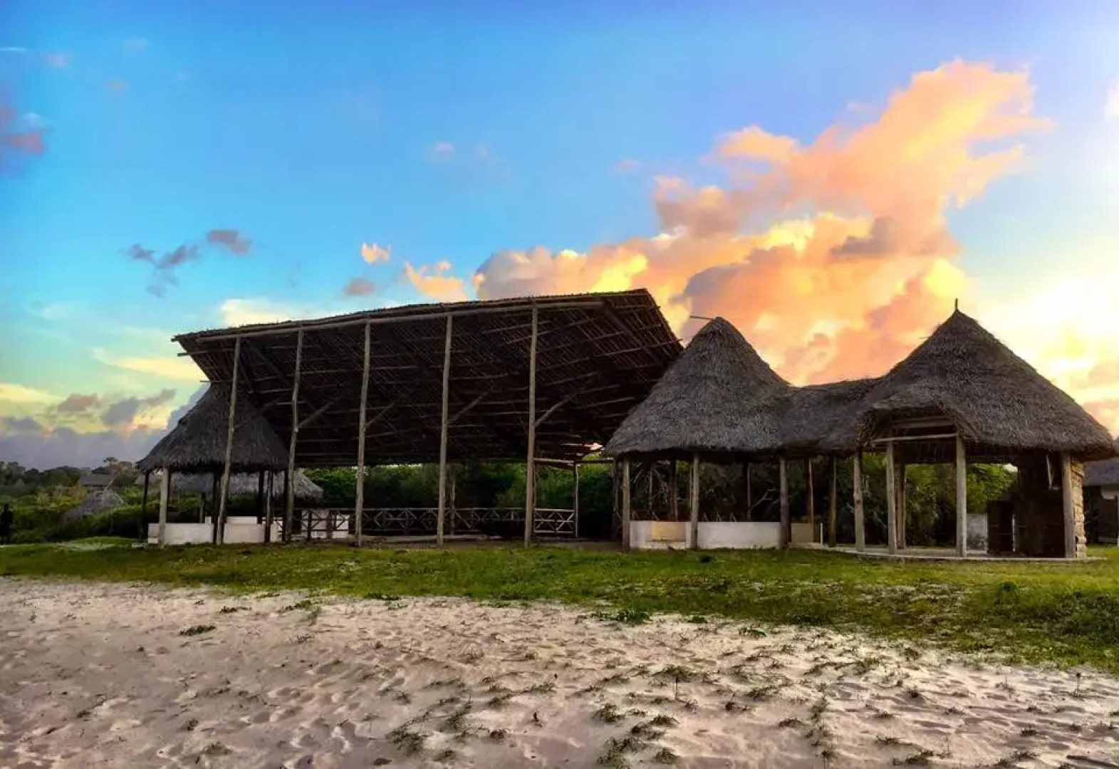 Отель Makao Changani Beach Resort