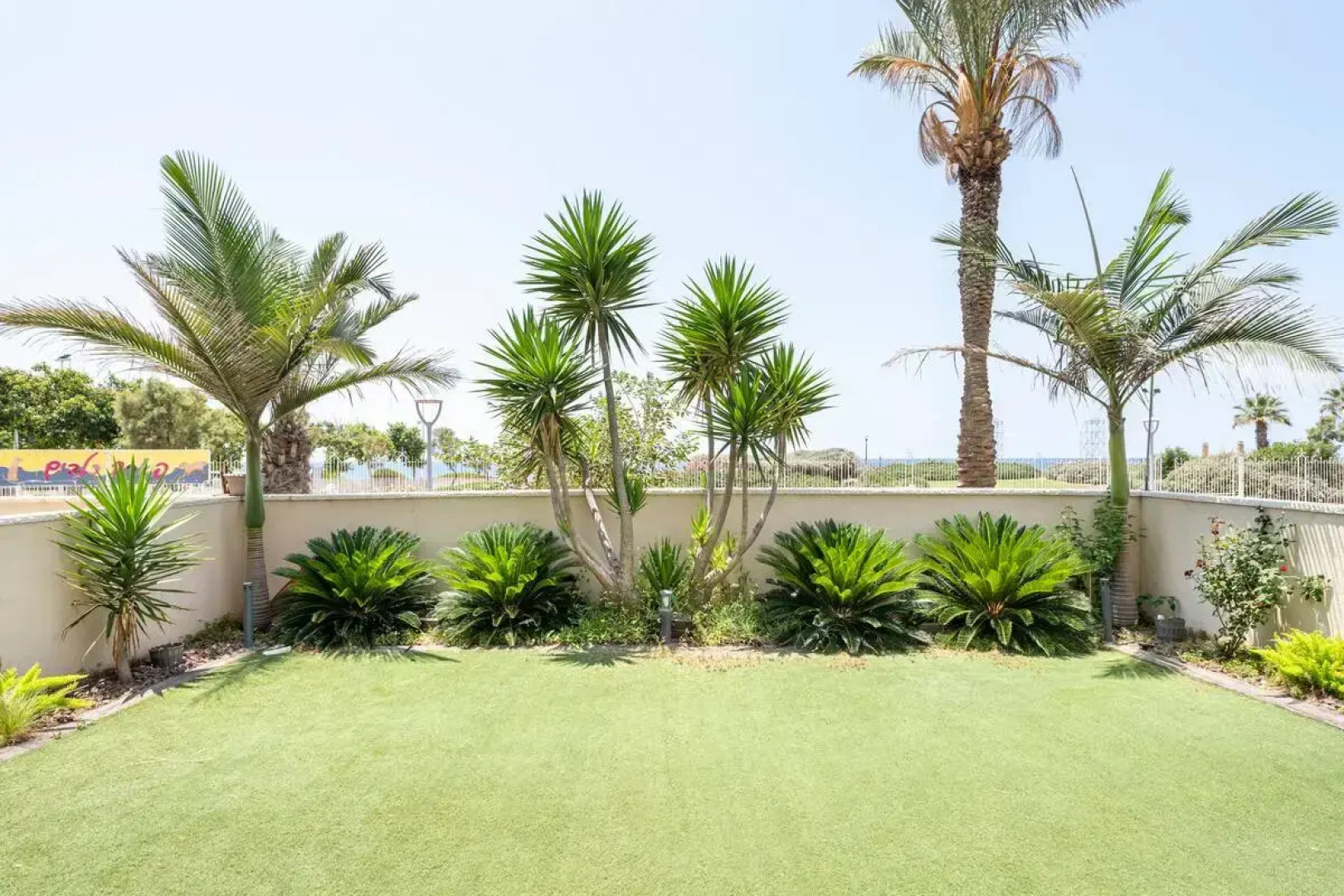 Квартира GW002 Gugel Waves Amazing Seaview & Garden Family Apartments