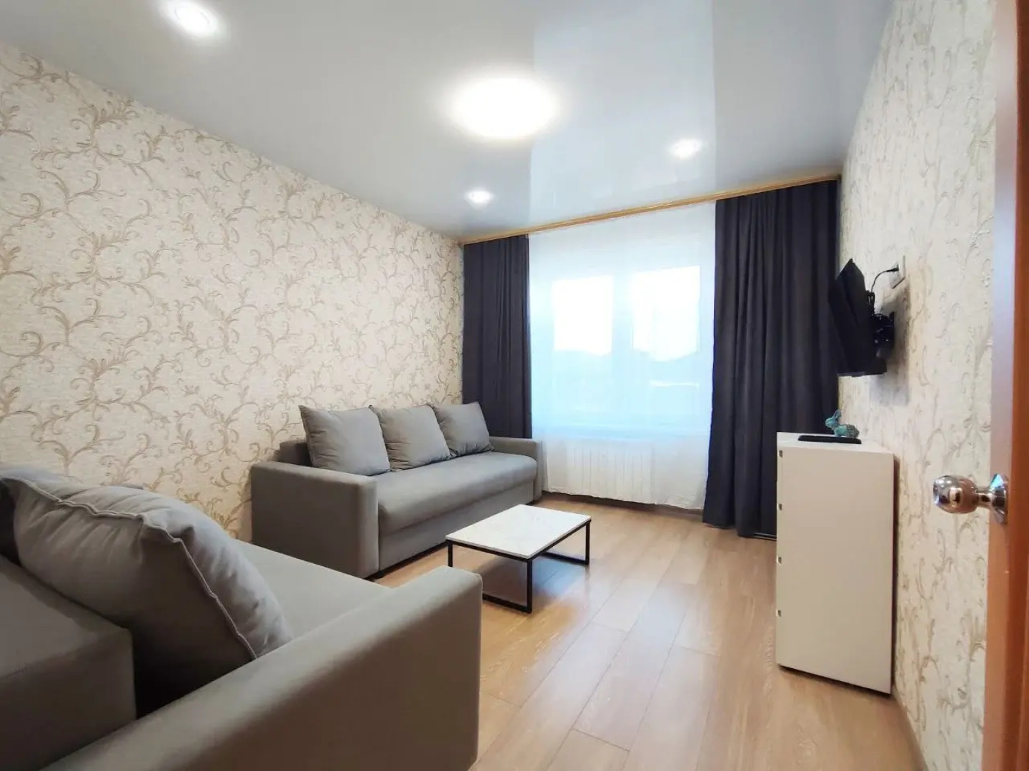 Квартира Уютная 2 комнаты рядом с Аэропортом в микрорайоне Современник