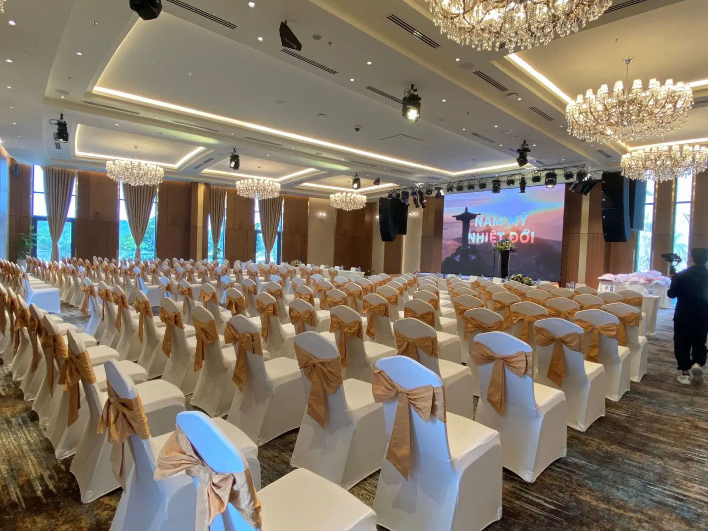 Курортный Отель Wyndham Grand KN Paradise Cam Ranh