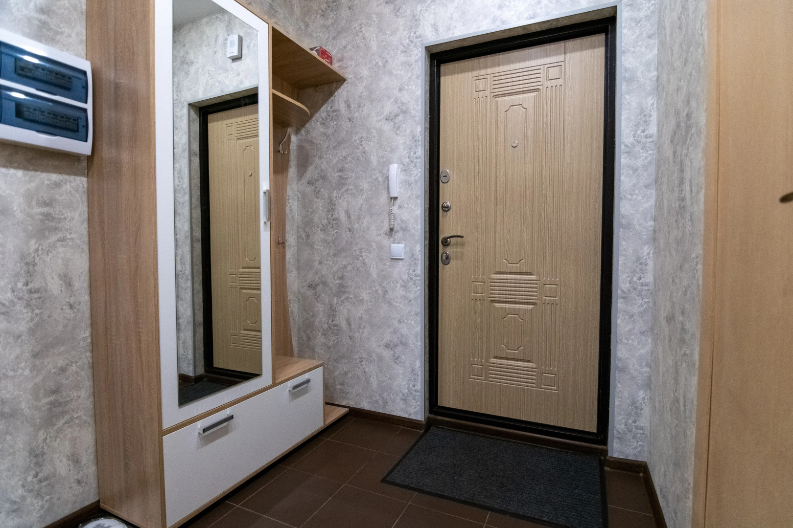 Апартаменты в тихом районе с хорошим ремонтом