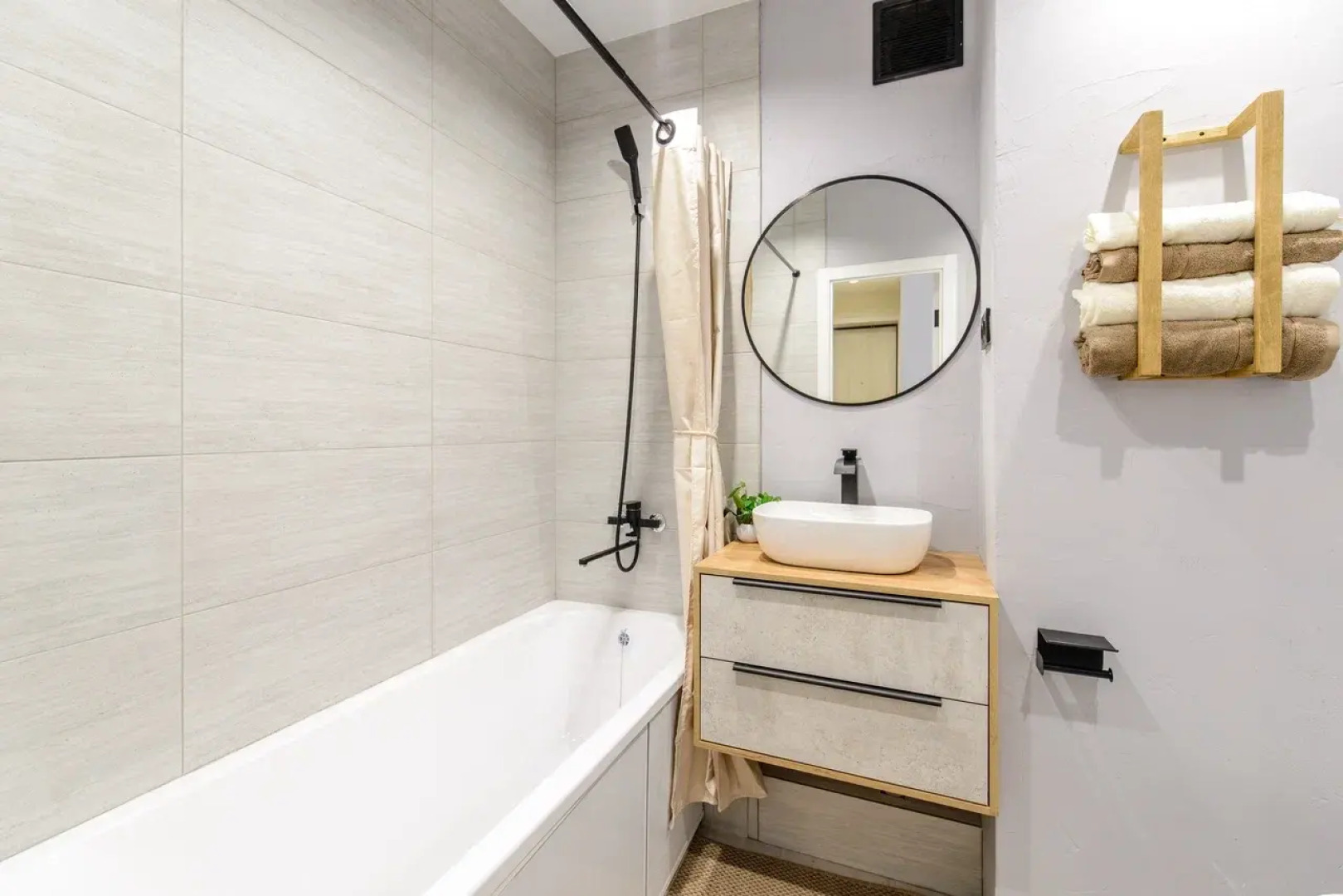 Квартира Просторная трешка в сердце города