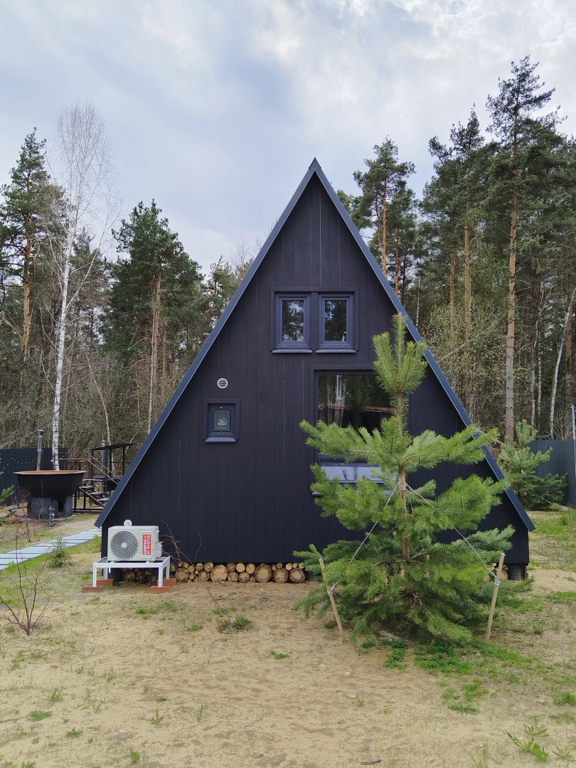 Глэмпинг А в лесу