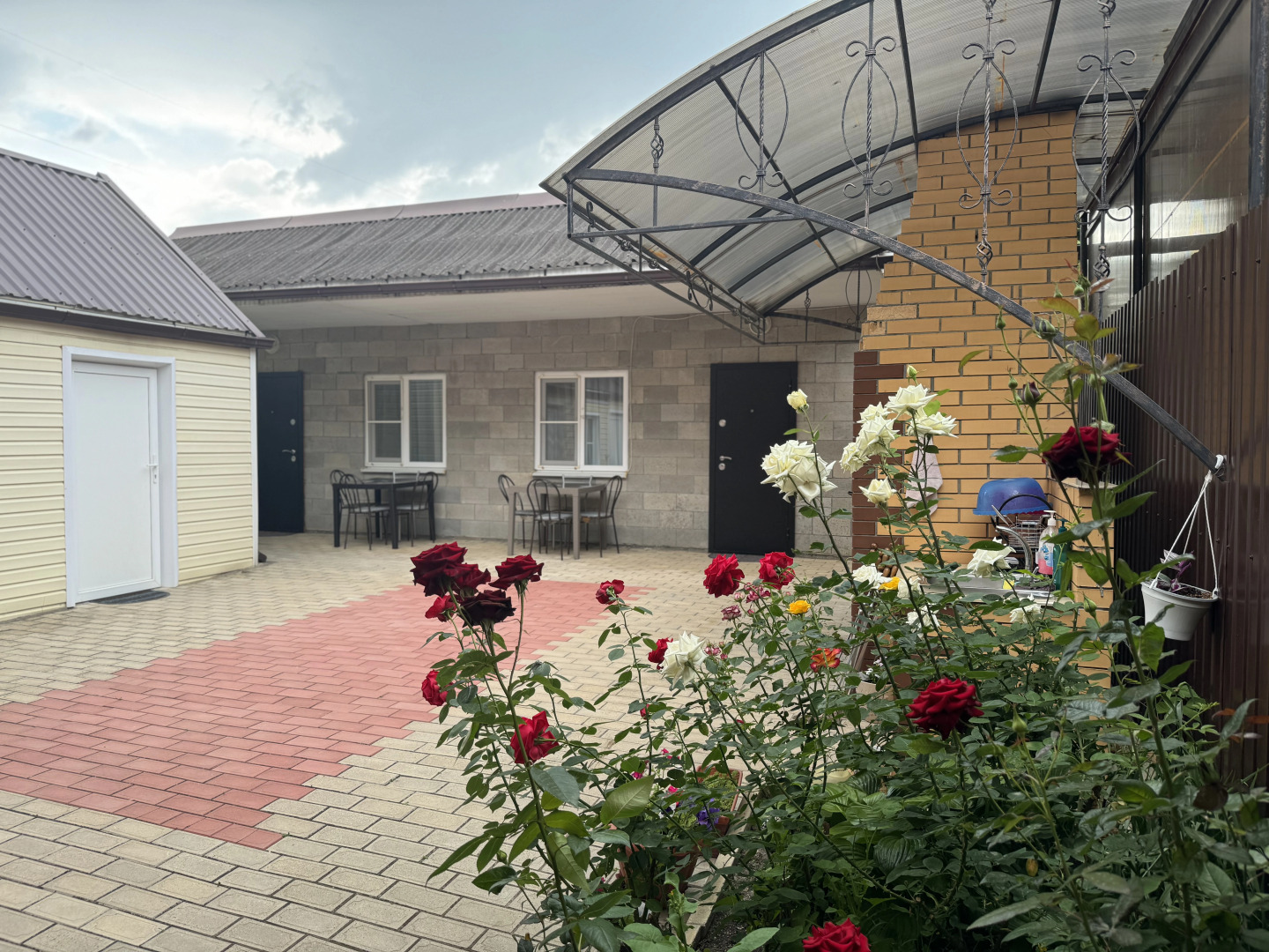 Апартаменты Коммунаров 50