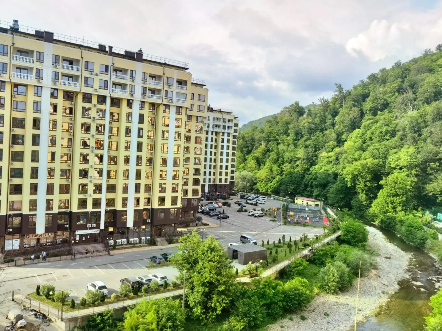 Квартира уютная возле горной реки. Кватро 28