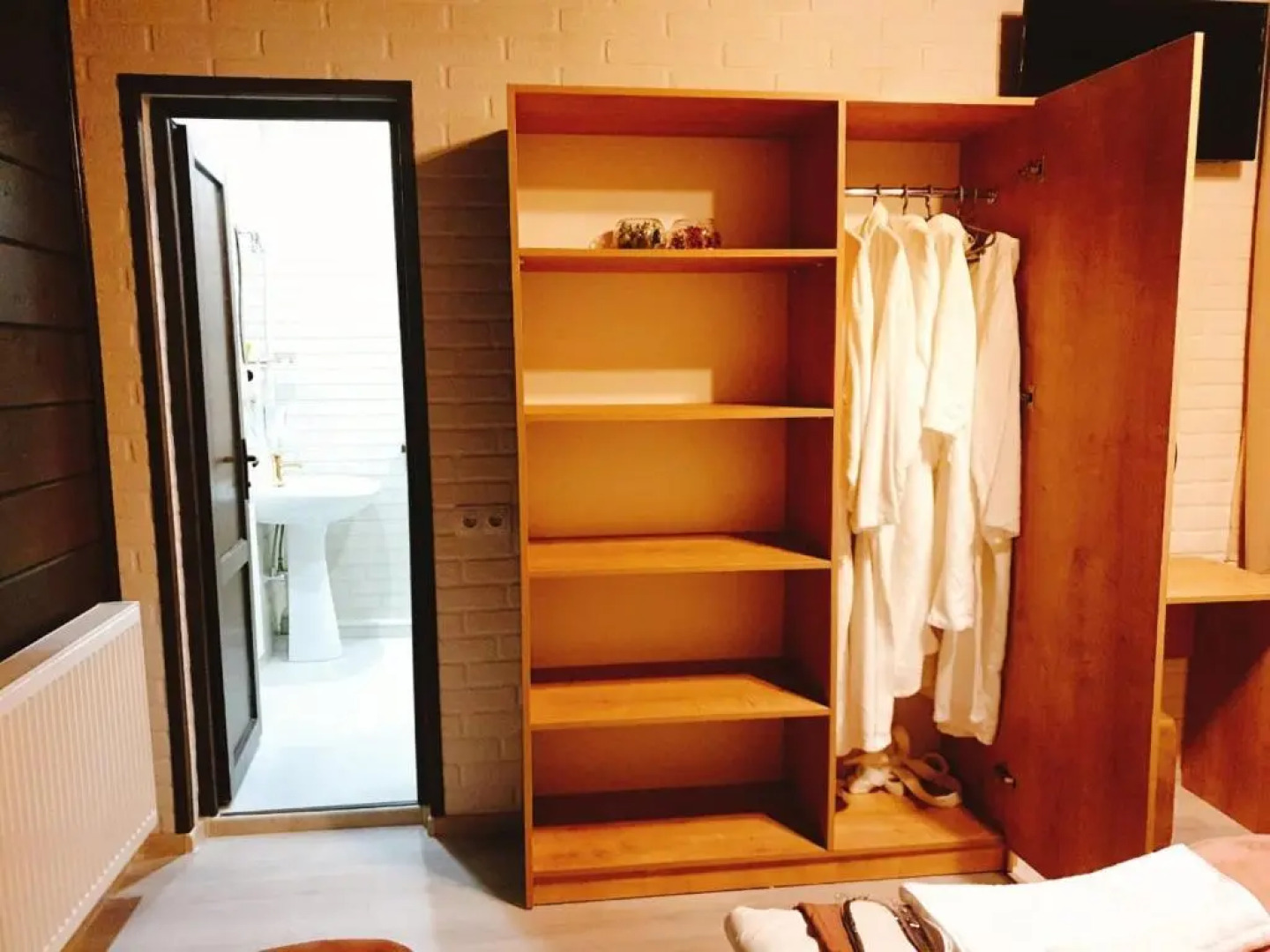 Отель Come & Rest