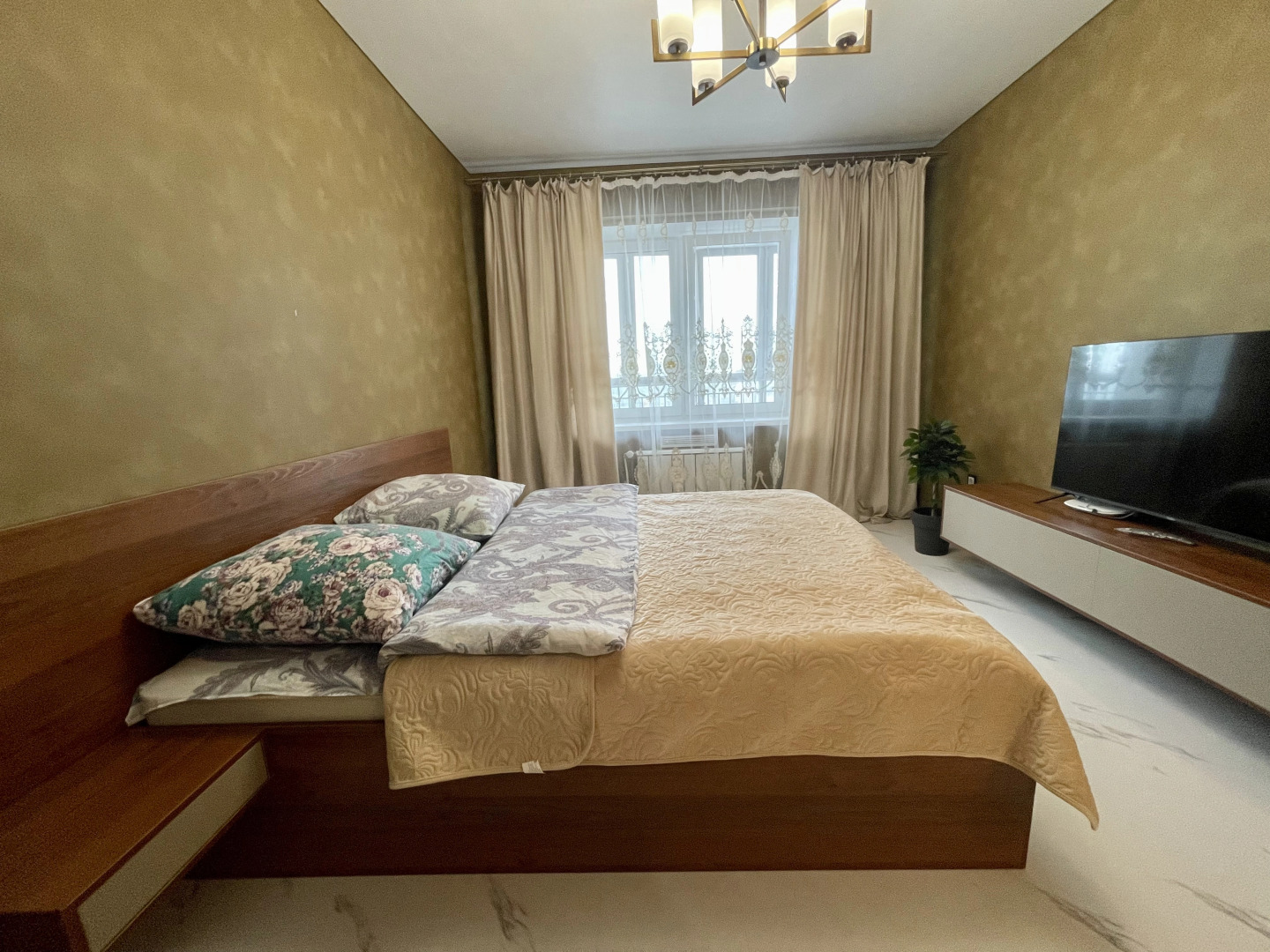 Апартаменты На Верхней Набережной