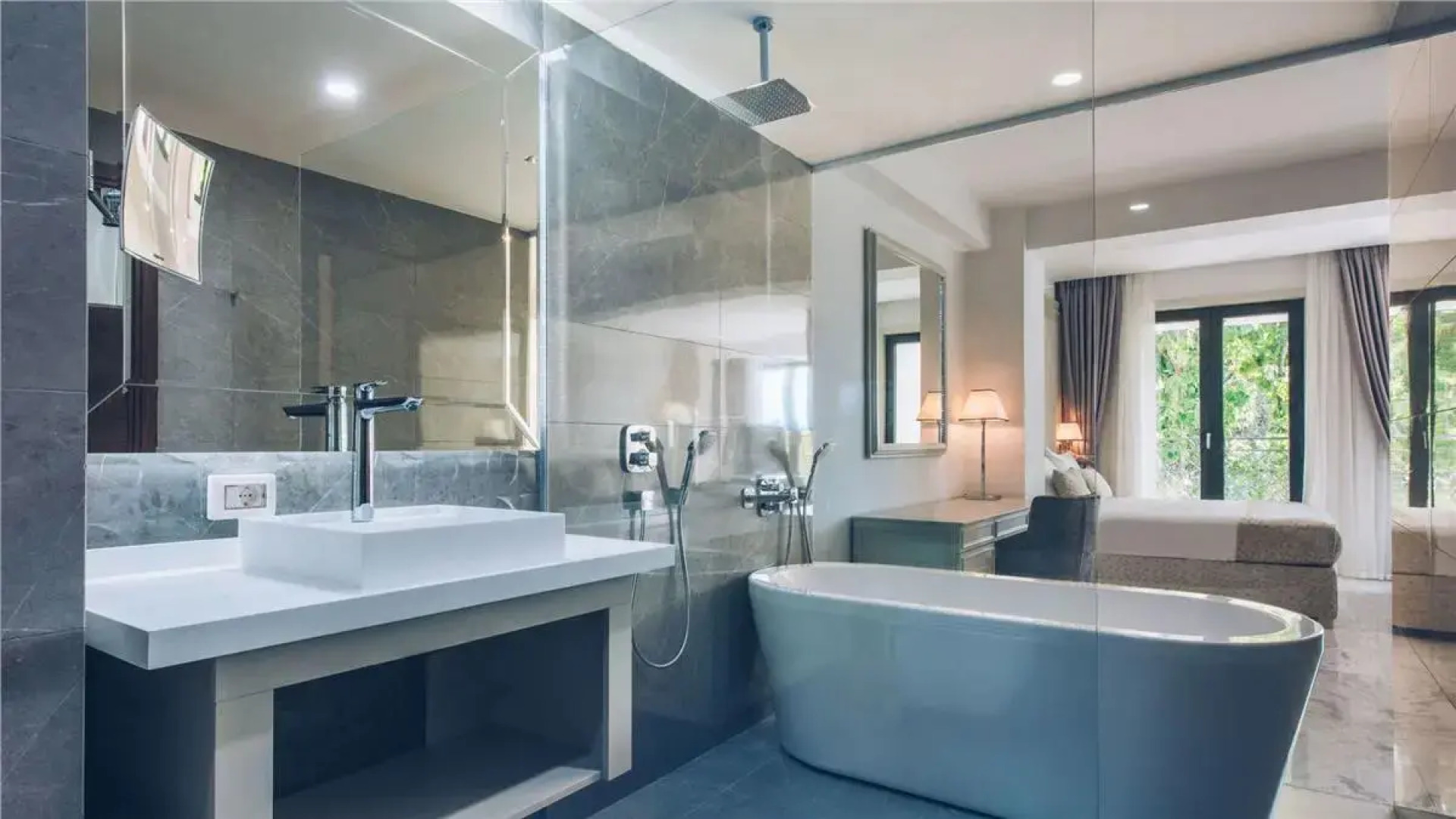 Отель Iberostar Slavija