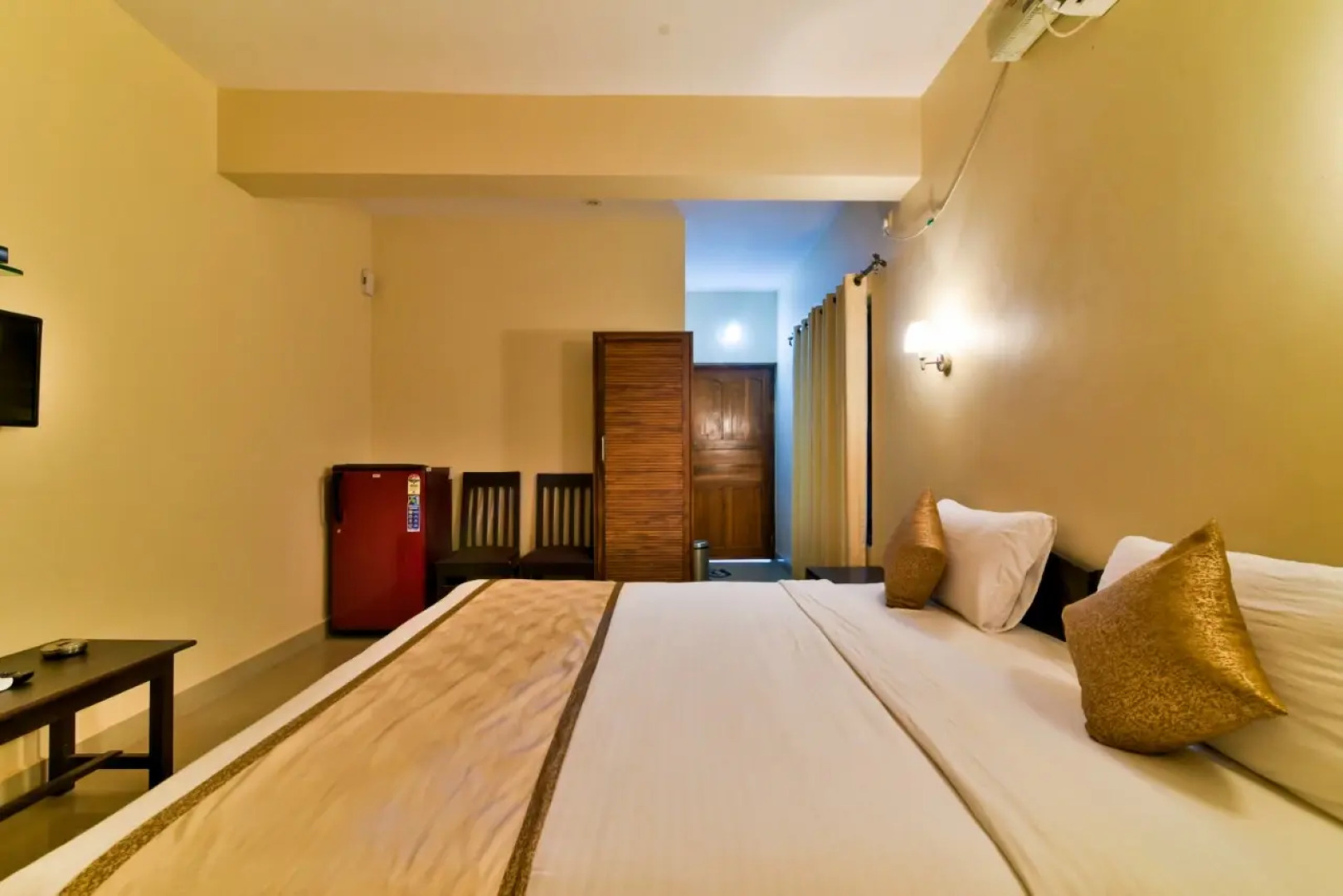 Отель Baga Fantacia Beach Inn