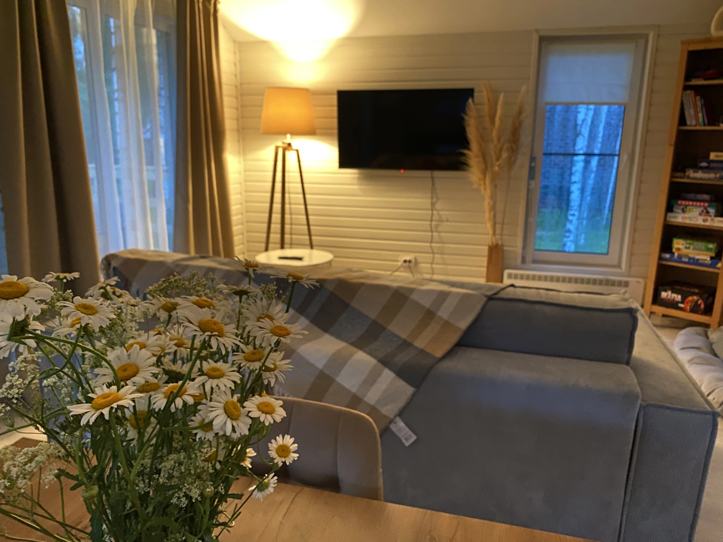 Гостевой дом в Грин Лаундж в окружении леса на берегу Истры