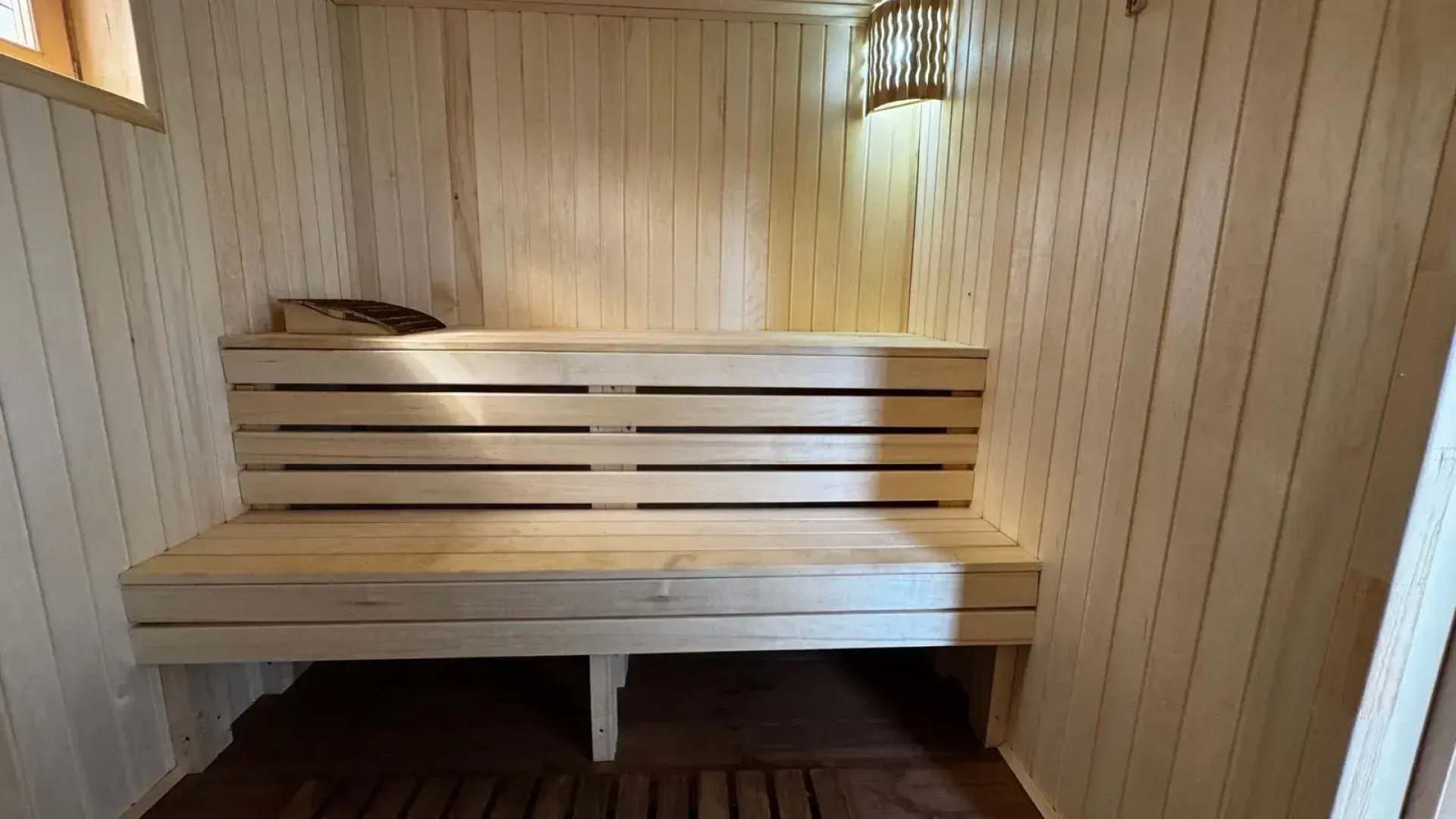 Частный Дом с Террасой и Видом на Лес