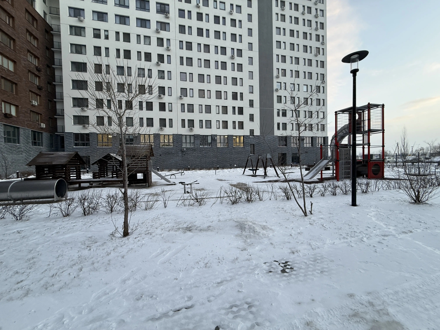 Апартаменты Элитные на берегу реки Тура с видом на Мост Влюбленных