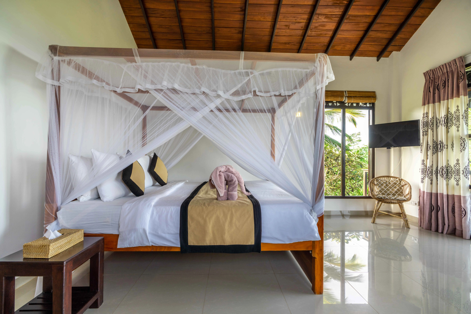 Курортный отель Ananthaya Beach