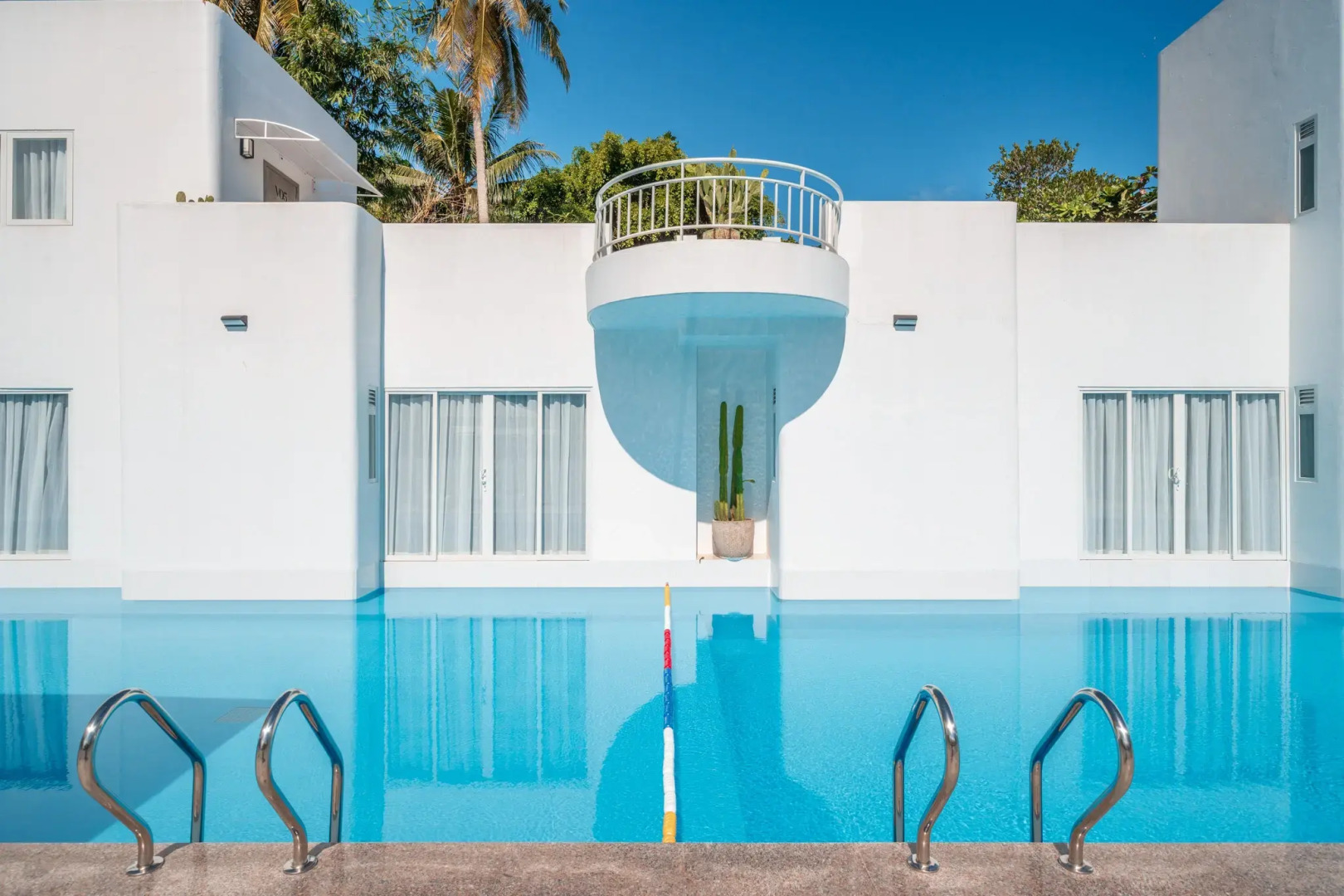 Отель The Up Phu Quoc