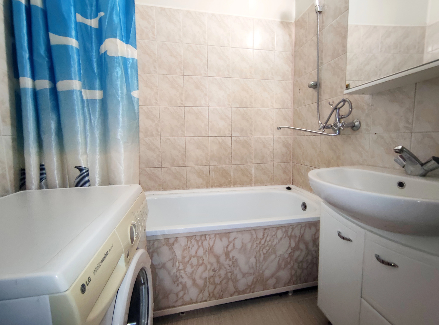 Квартира двухкомнатная рядом с пирамидой Газпрома