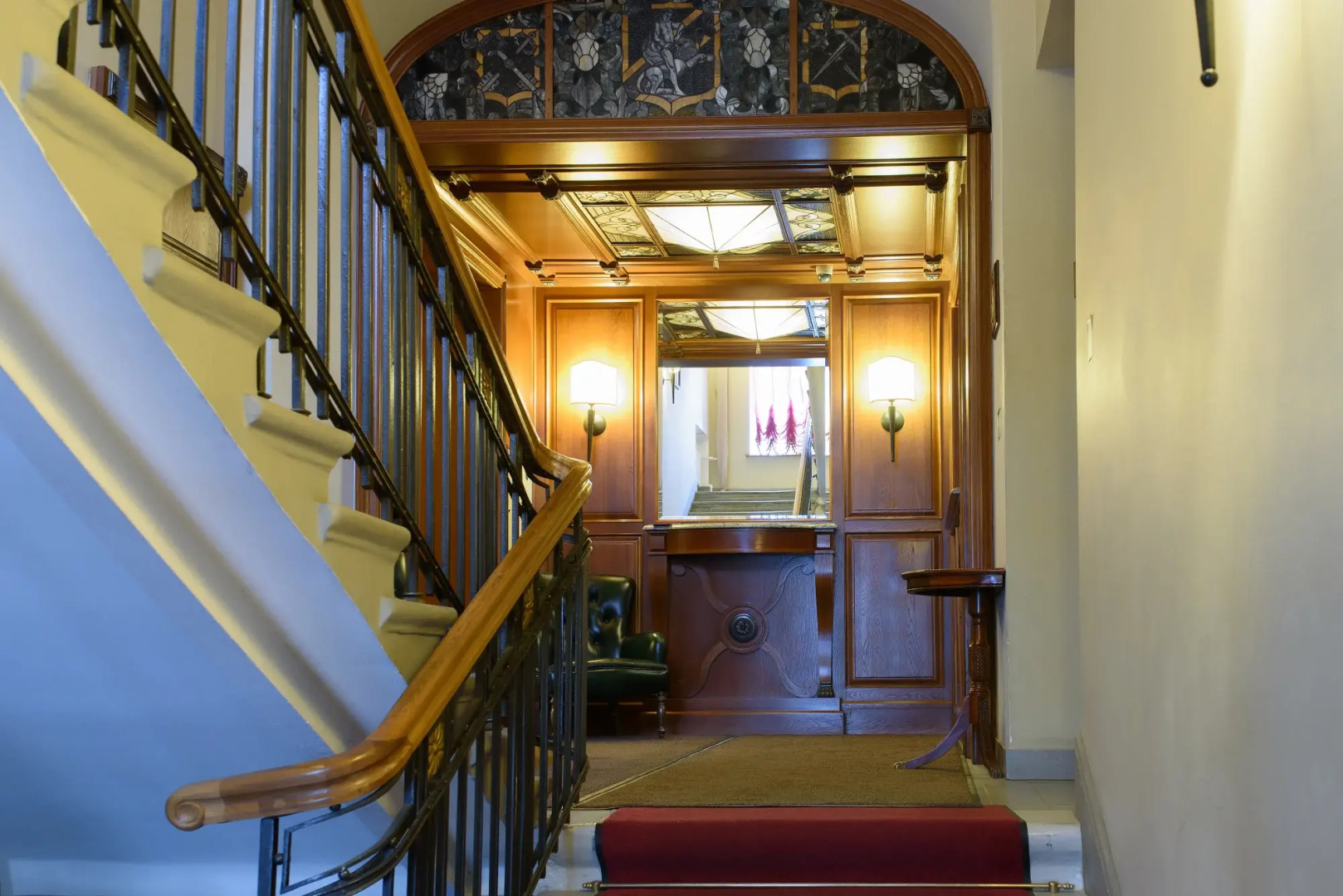 Отель Ланкастер Корт