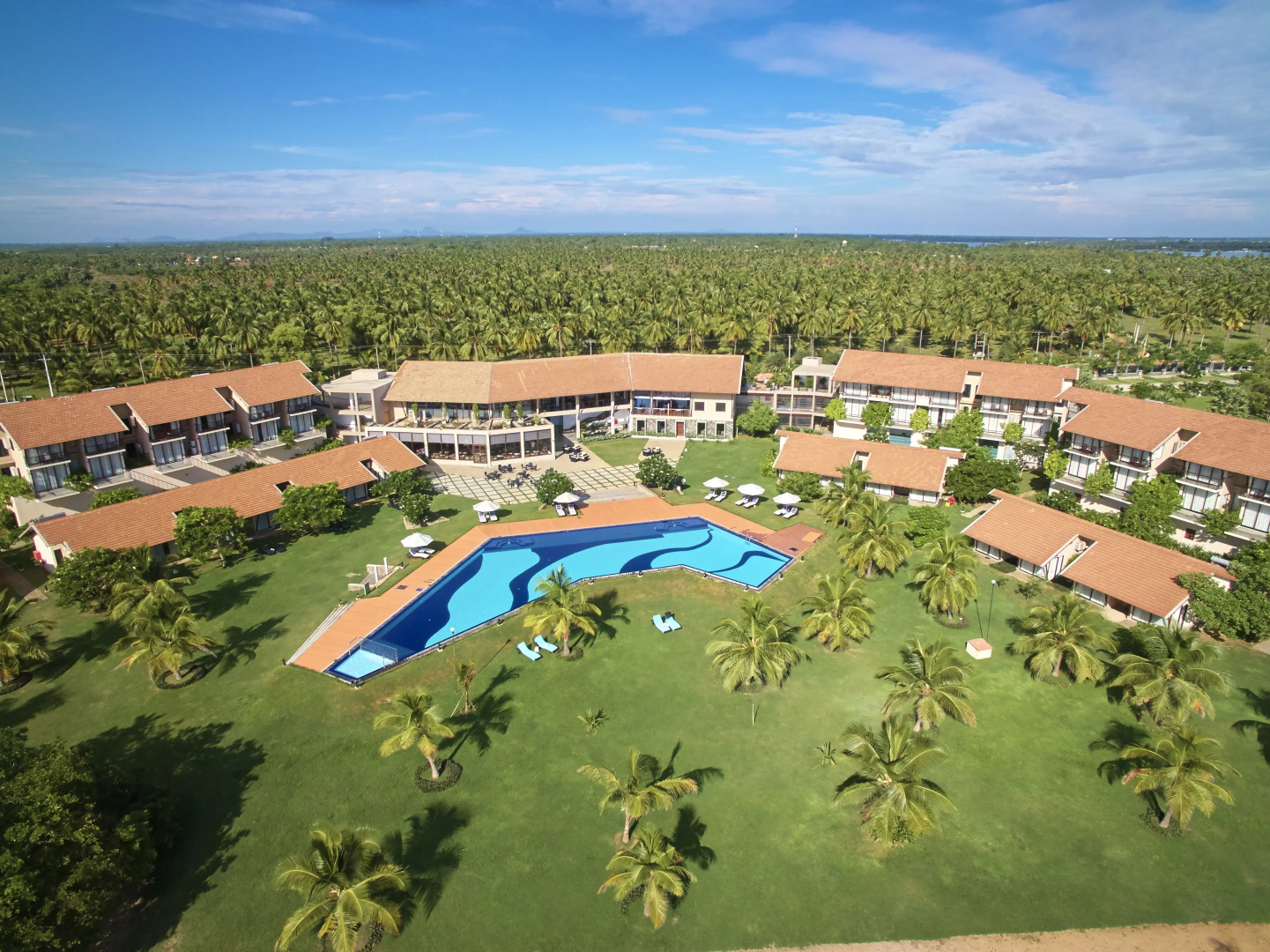 Отель The Calm Resort & Spa