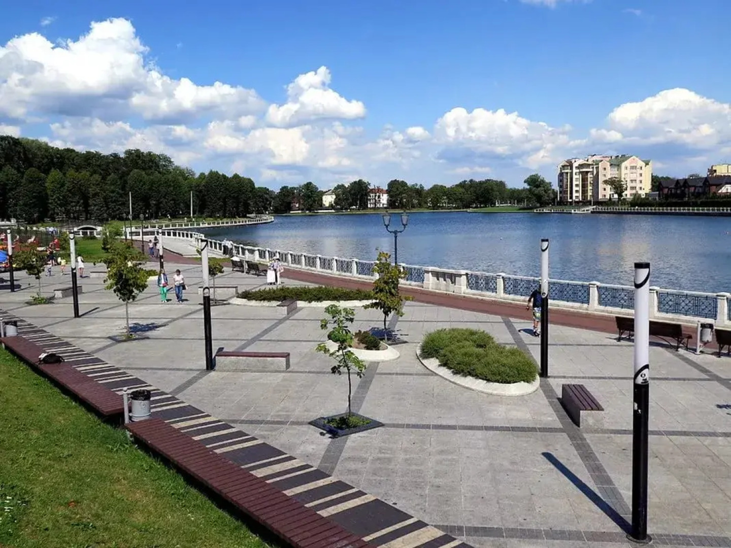 Апартаменты на Ленинградской у озера