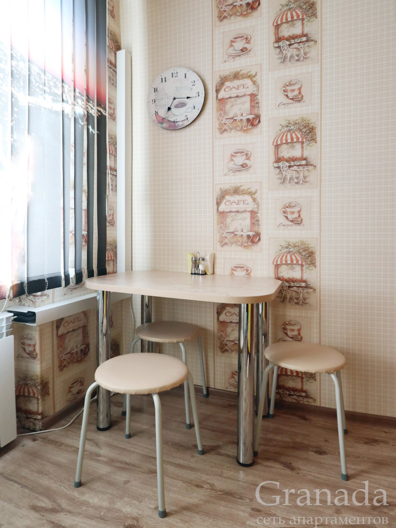 Апартаменты Granada Тихая уютная однокомнатная с шикарным видом на город и пруд