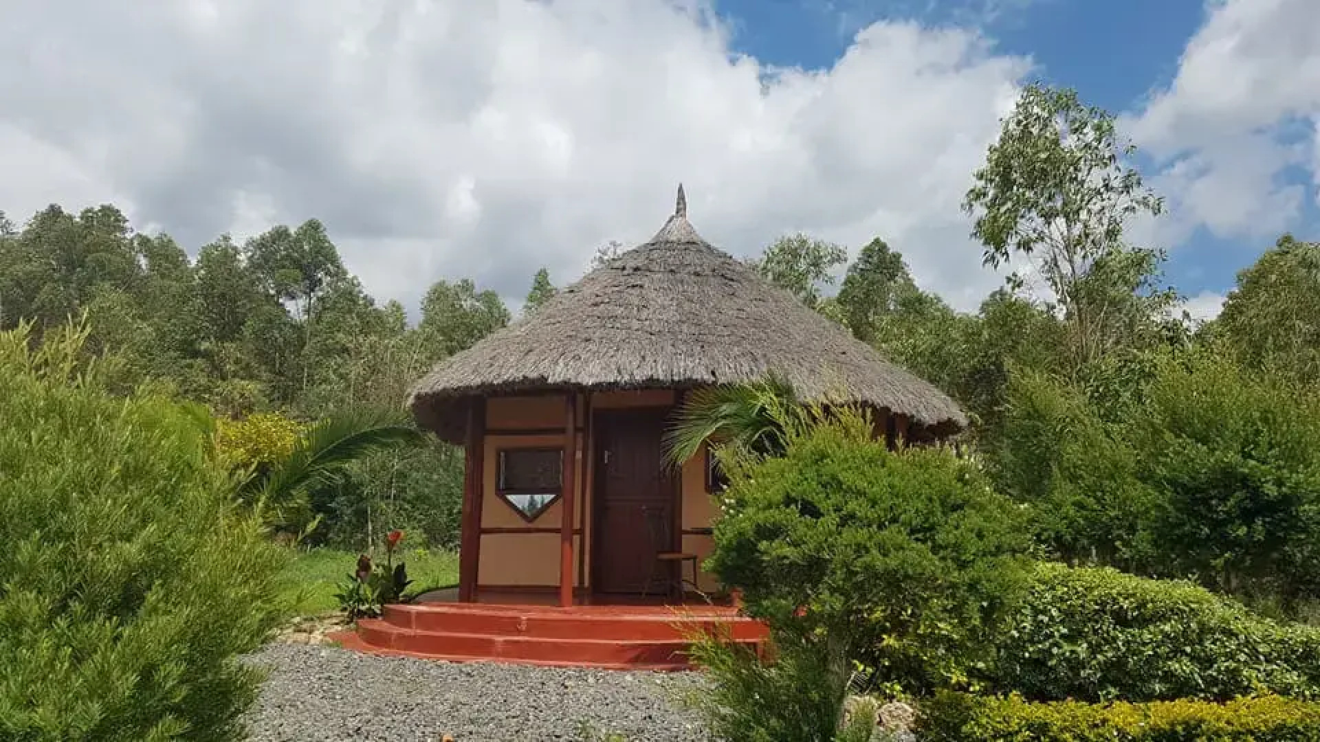 Отель The Great Circle Lodge