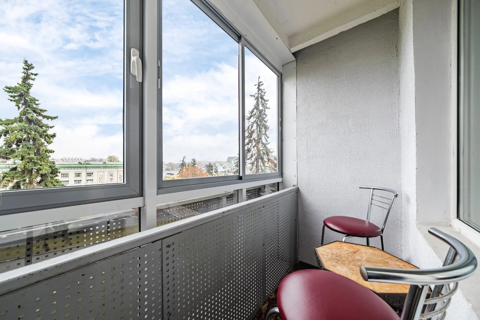 Апартаменты в Центре Минска с Видом на Реку Свислочь