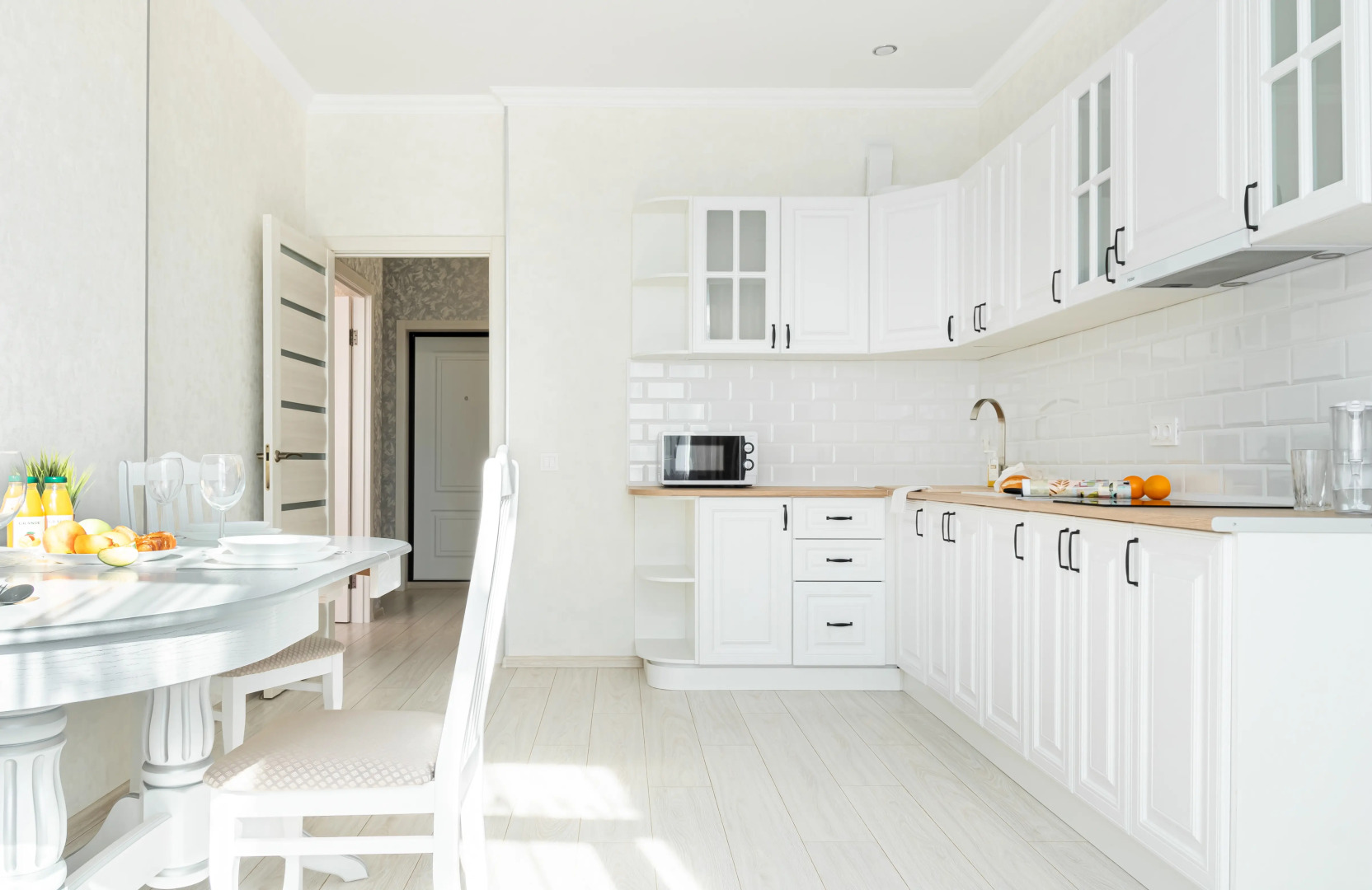 Апартаменты на 17 этаже в светлых тонах с видом на ЖК Тургенев , ФМР, Smart TV, комфорт и стиль by Depart Apart